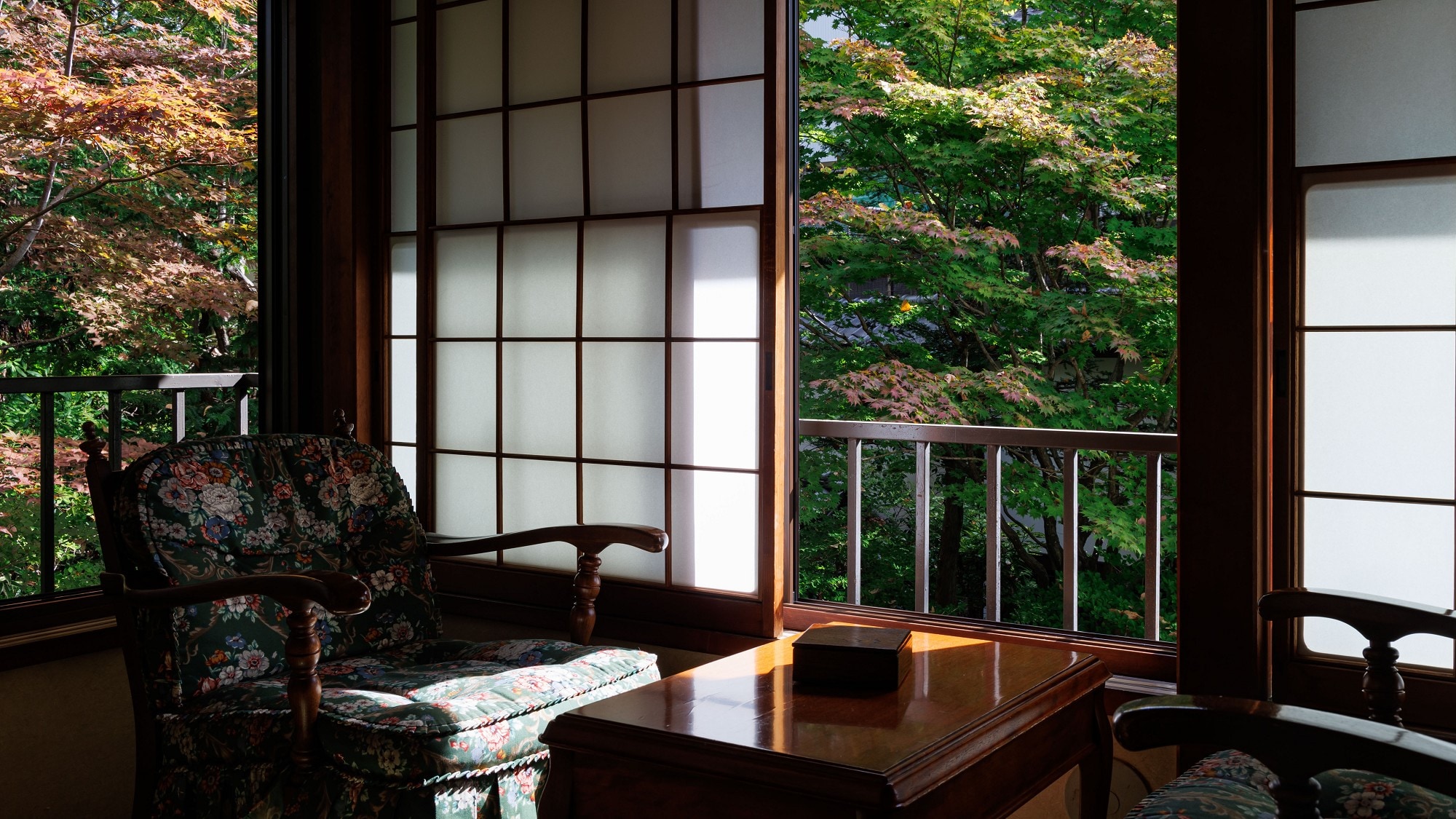■ [Fuji] Main building Japanese-style room, 14 tatami mats / Overlooking the Japanese garden reflecting the four seasons