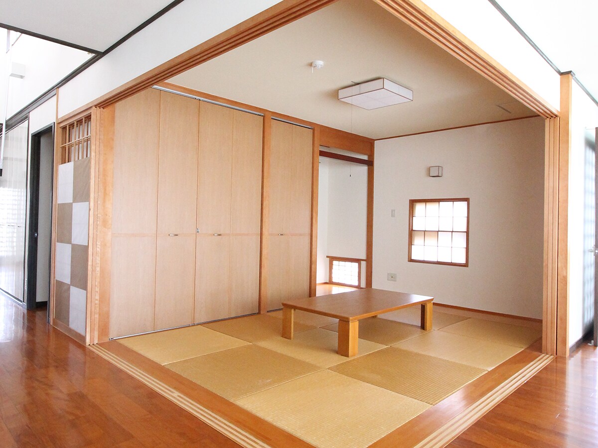Japanese-style room