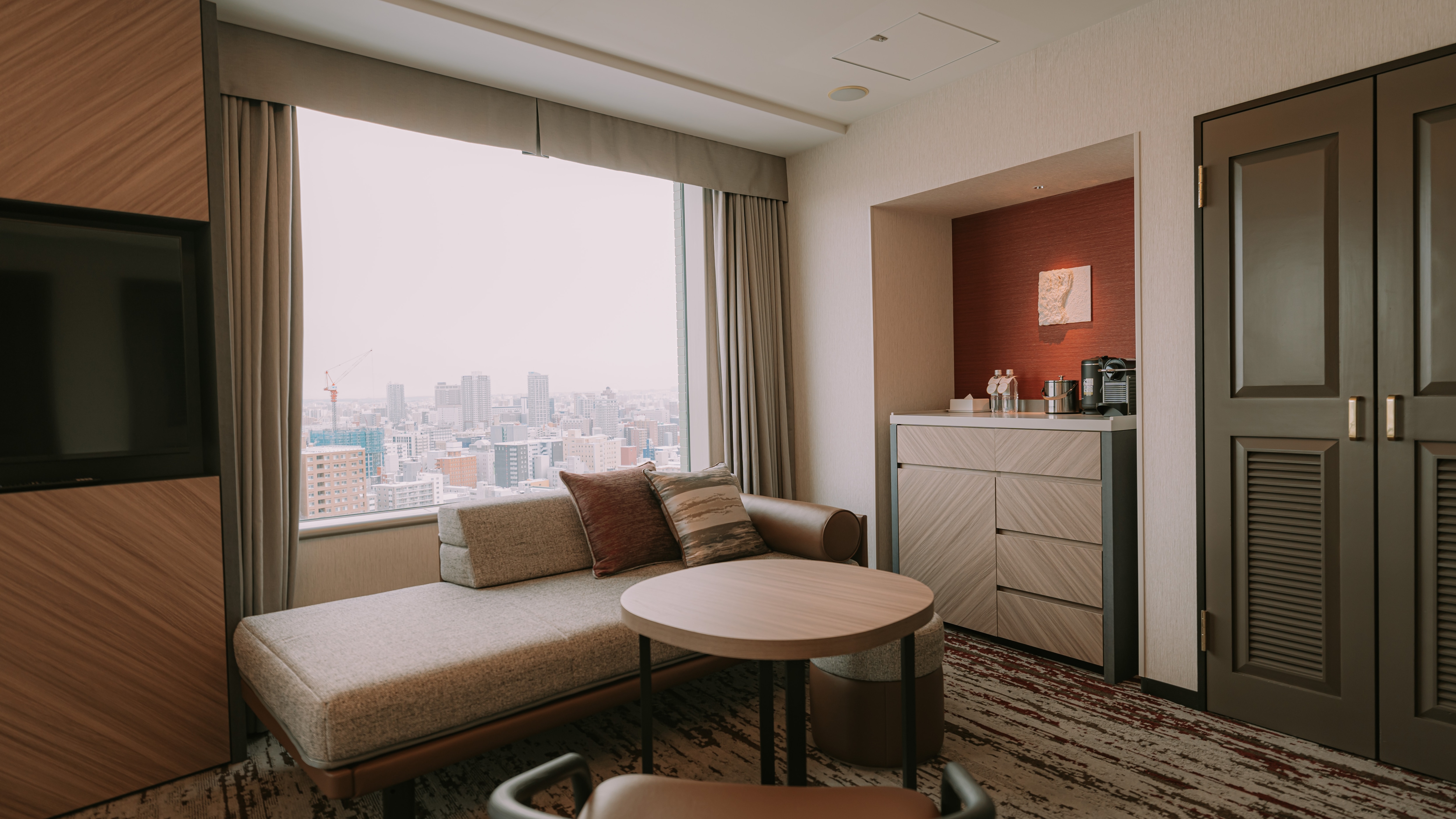 Club Twin/Double Room (lounge space)