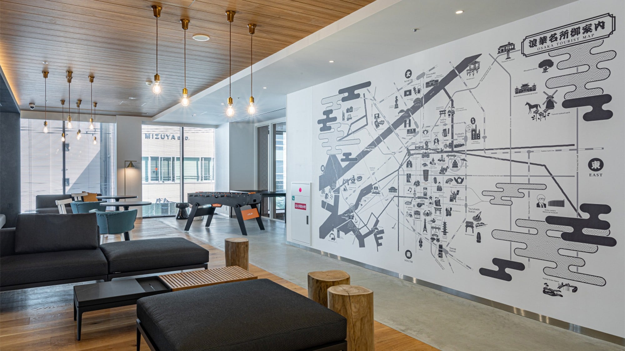 [Lobby] <3F> Rediscover the charm of Osaka with the huge map of "Naniwa Famous Place Information Center".