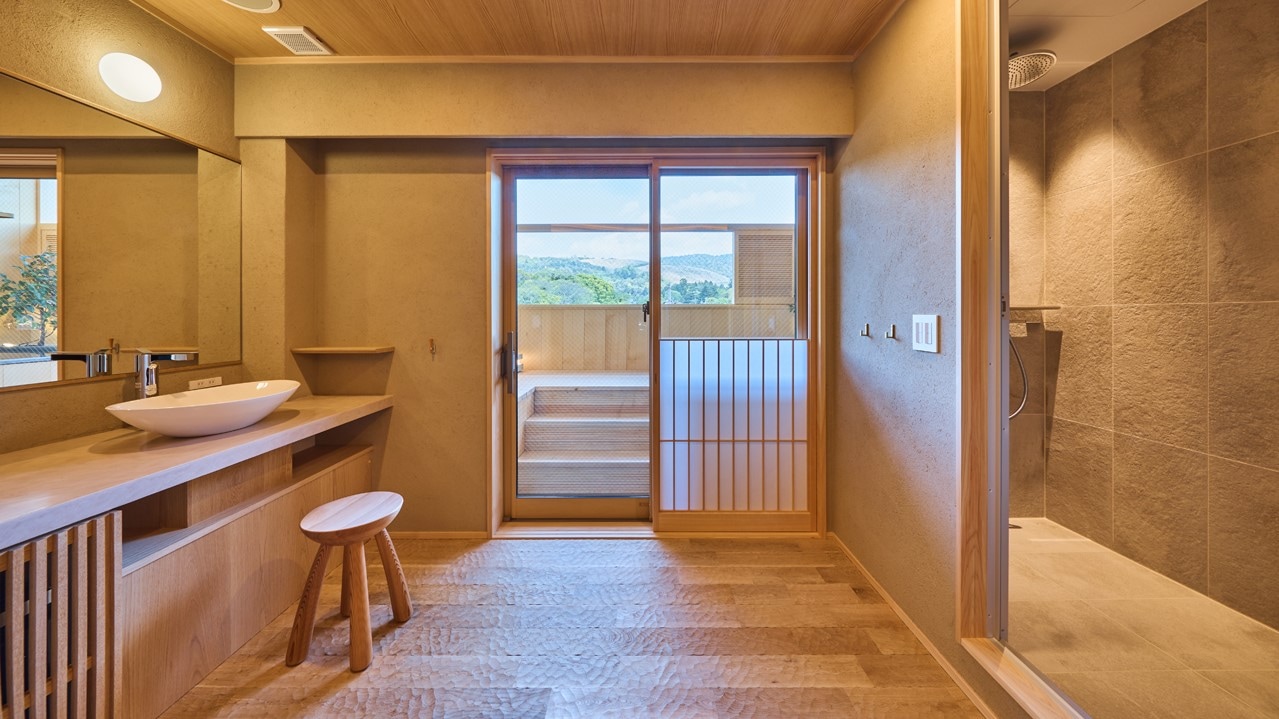 [303] Guest room with an open-air bath and a view of Todaiji Temple and Mount Wakakusa《Sea of Clouds》