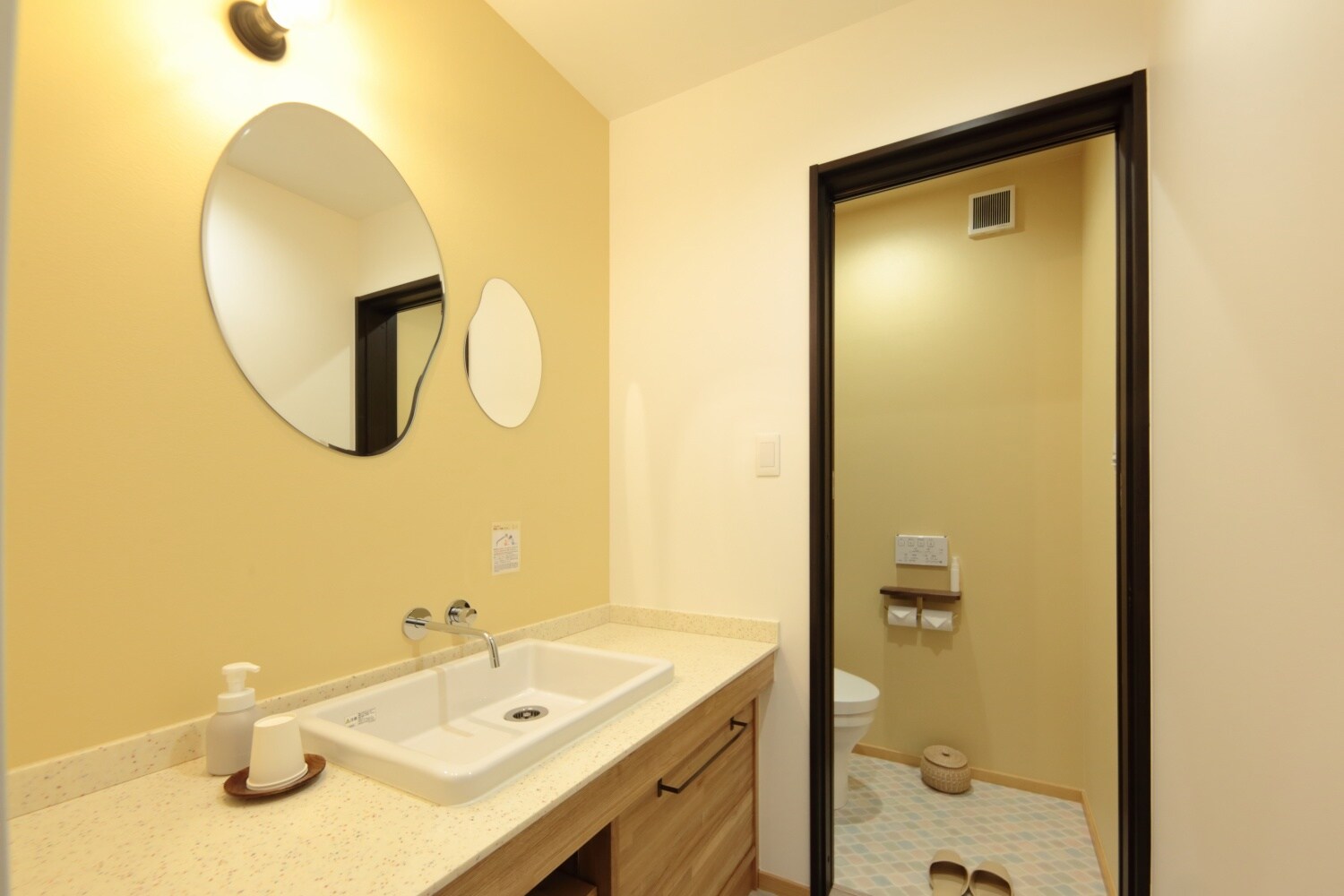 Main building | Guest rooms