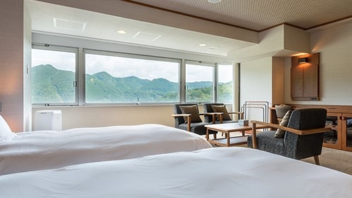 [Twin room] Two Simmons semi-double beds are available in a spacious Western-style room of ~ 47㎡.