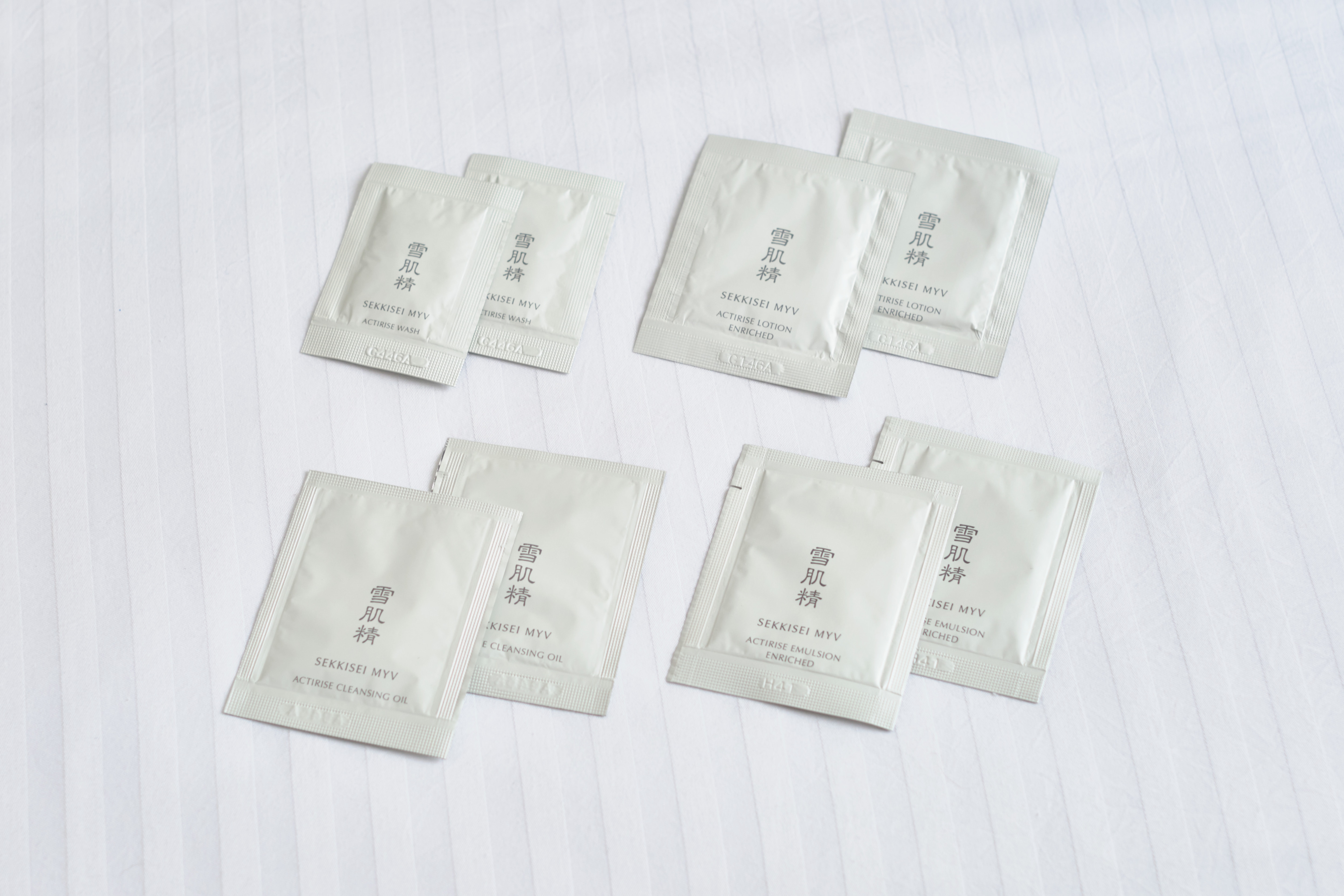 [雪肌精] 請隨時從前台領取。 *根據業務類型，商品可能與照片不同。