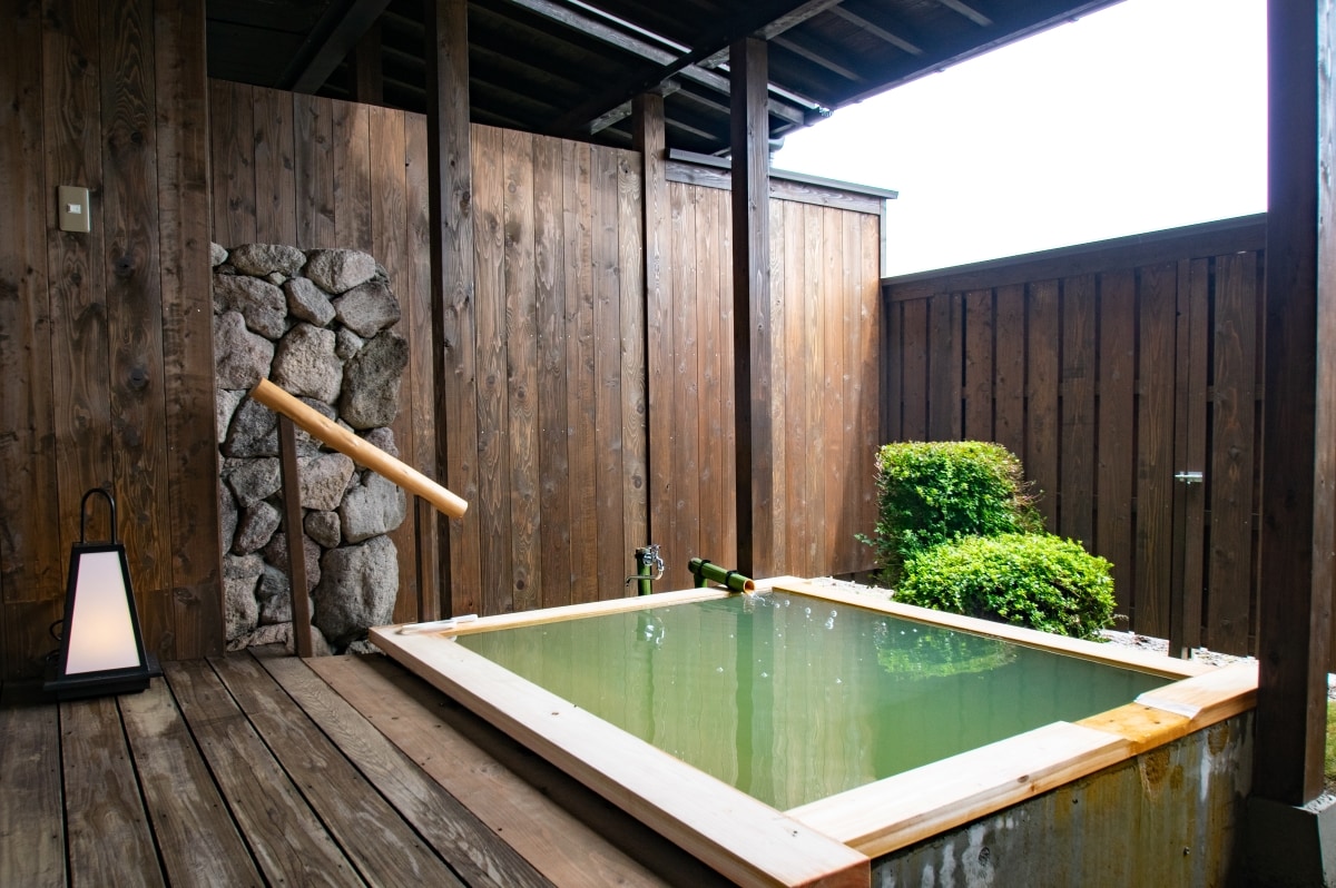 [Main building] 1F Japanese-Western style room with open-air bath (no shower curtain) Open-air bath