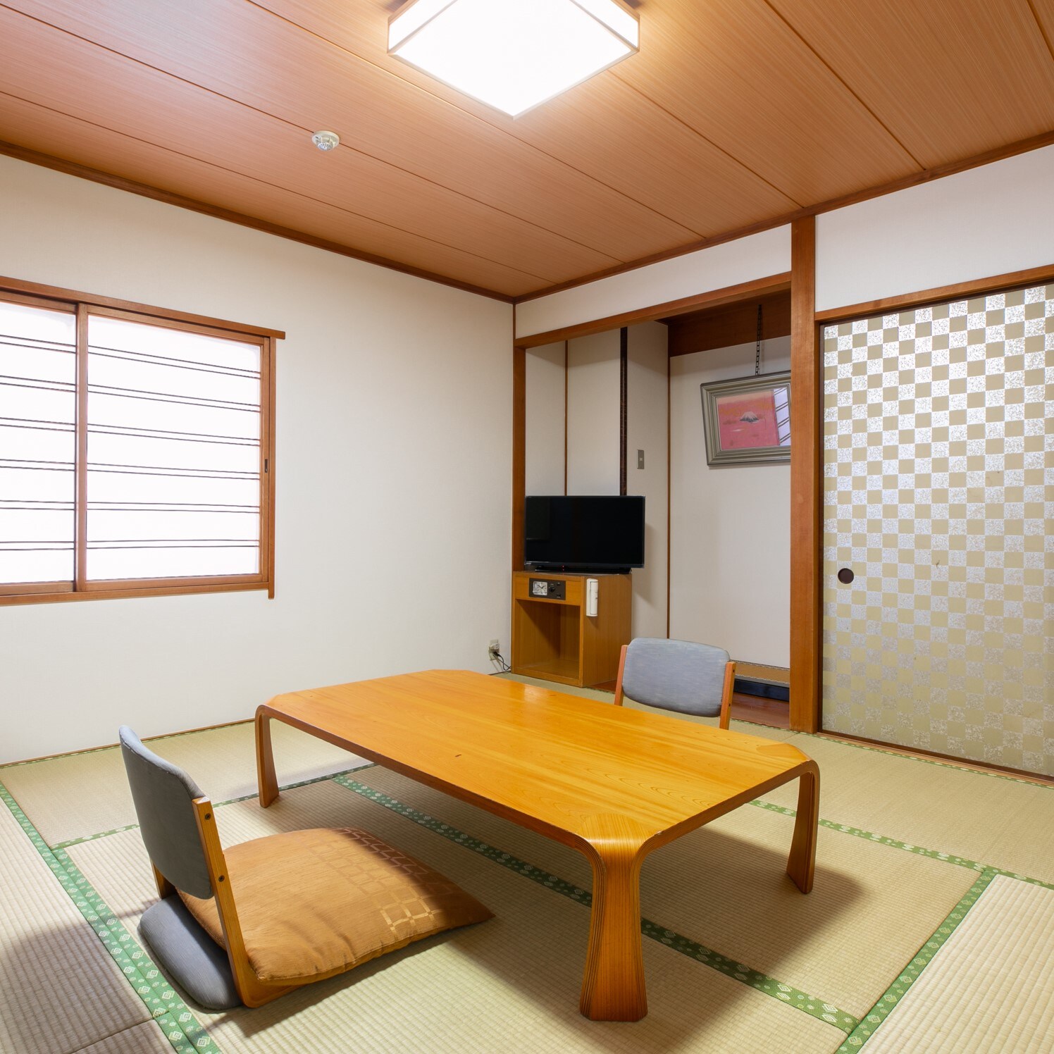 ห้องพักแบบญี่ปุ่น (8 เสื่อทาทามิ)