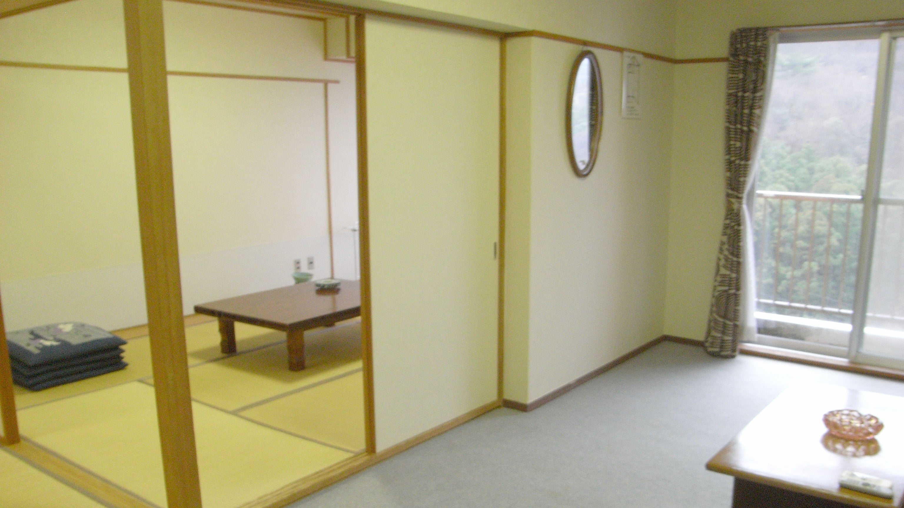 *[Japanese-Western Room] Surrounded by magnificent nature, you can feel the flow of time slowly.