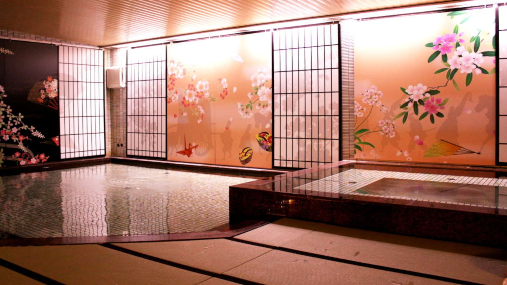 Relax in the large communal bath with tatami mats and Japanese-style settings. * It may not be available depending on the situation on the day.