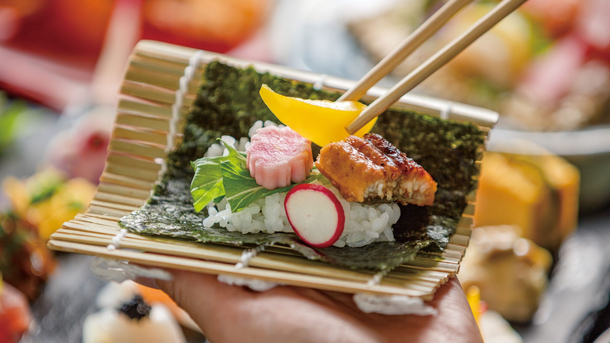 Hand-rolled sushi image