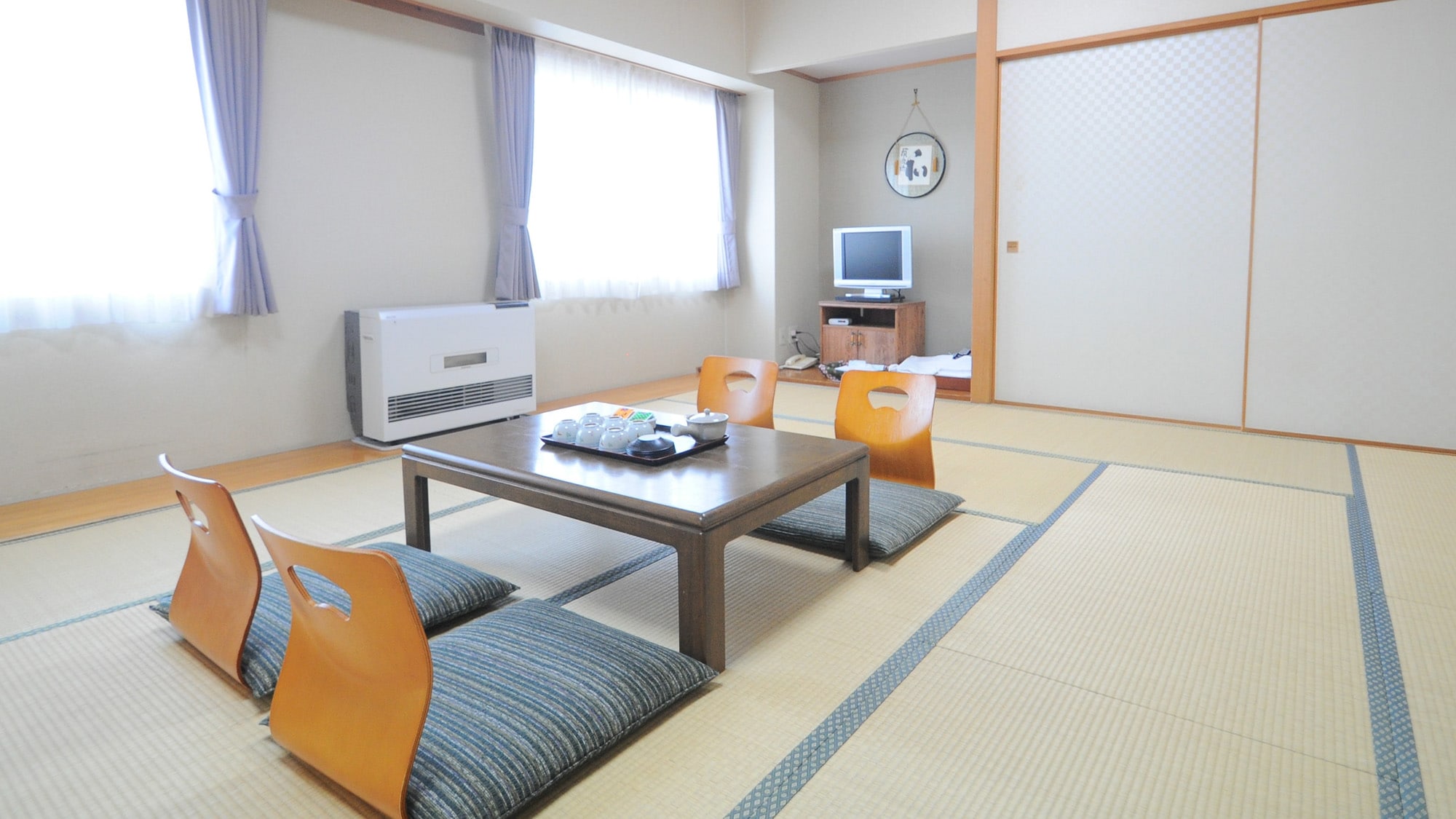 [日式房間15張榻榻米] 這是一間寬敞的日式房間。請與您的家人和朋友一起度過輕鬆的時光。