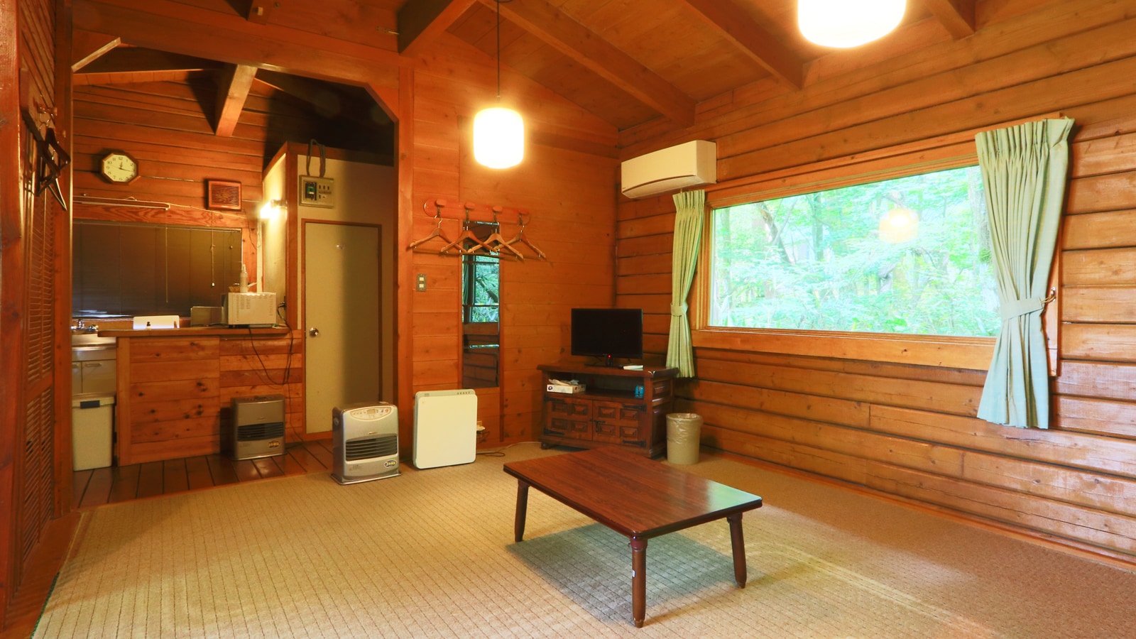 [Cottage - Oklahoma] Living space