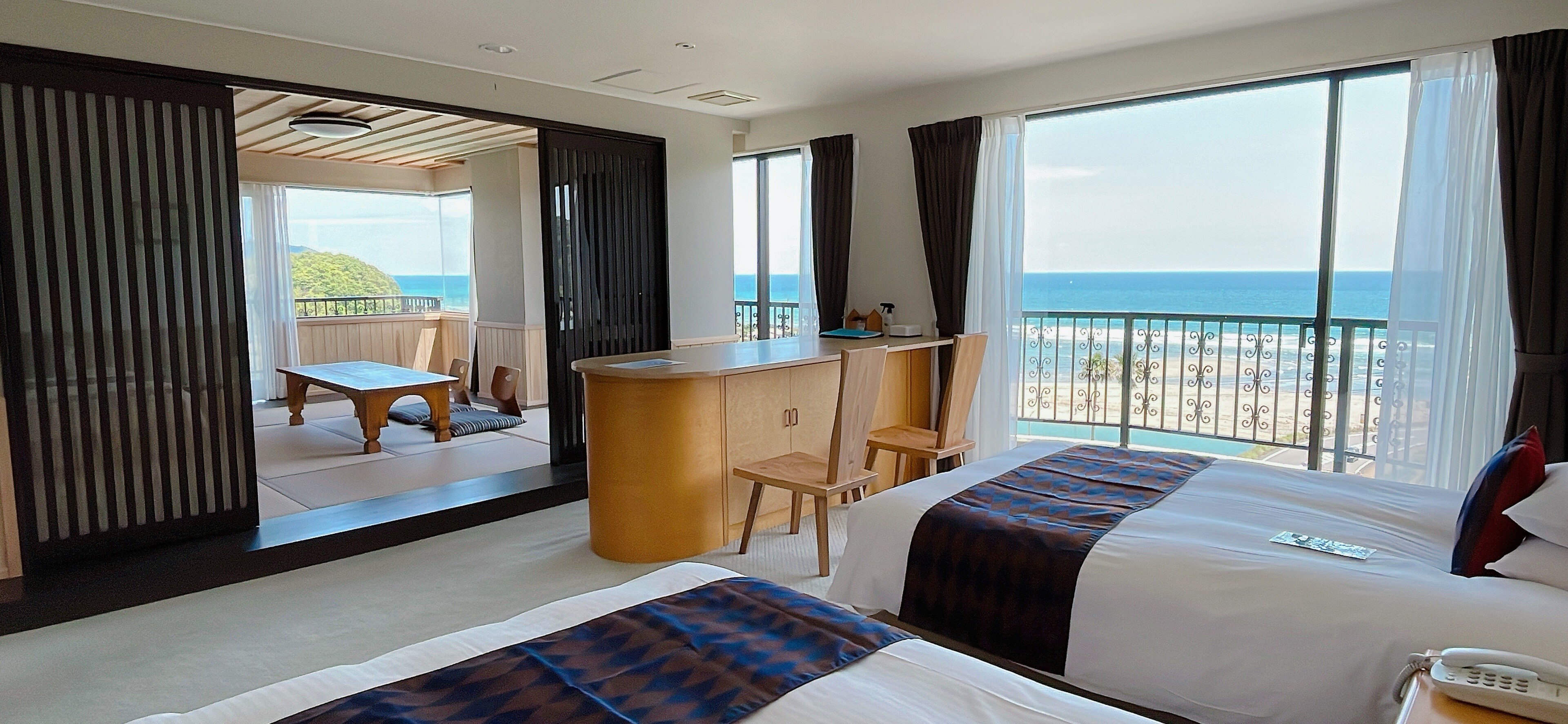 [Front Ocean View] Family Room