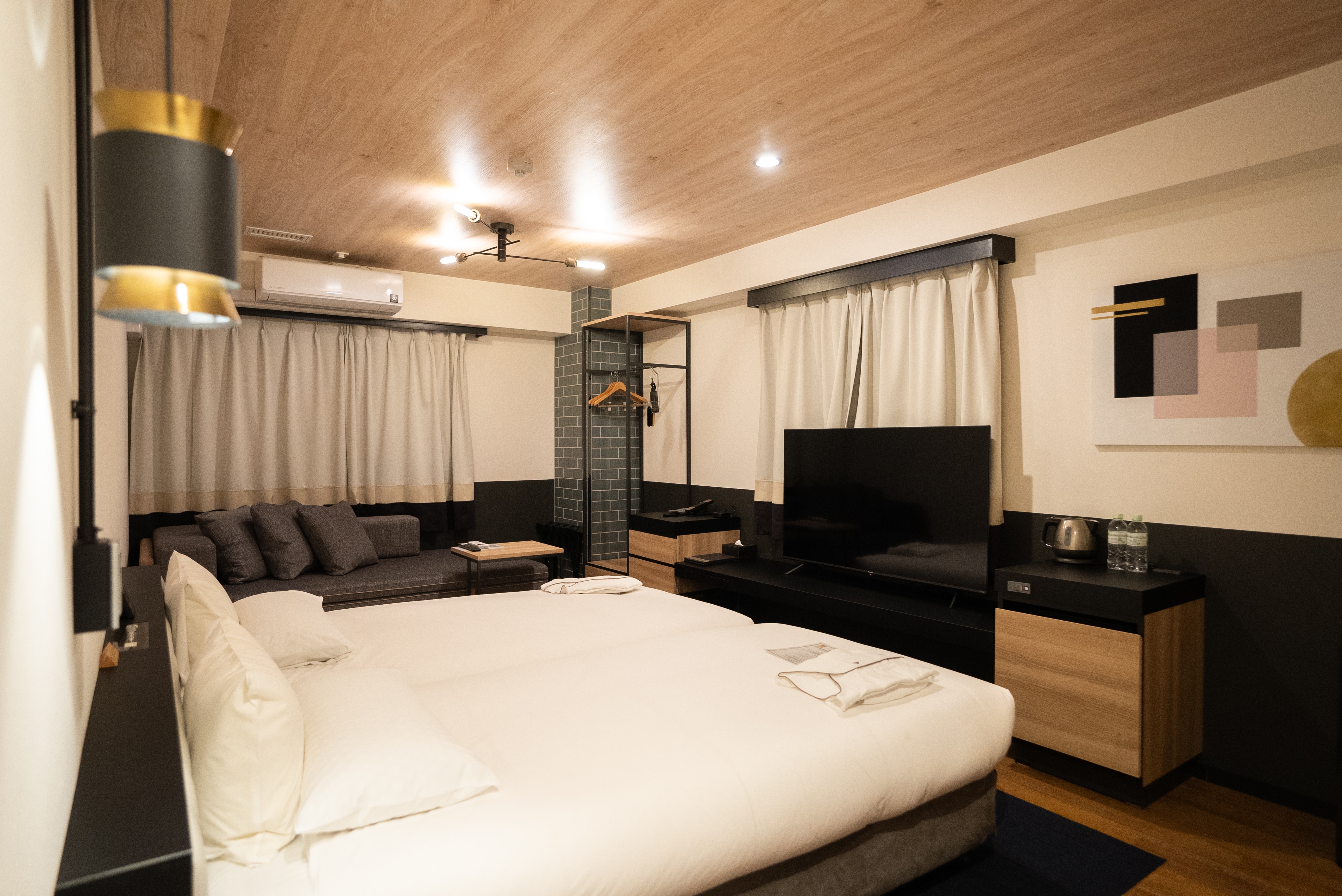 Kamar Twin Hollywood