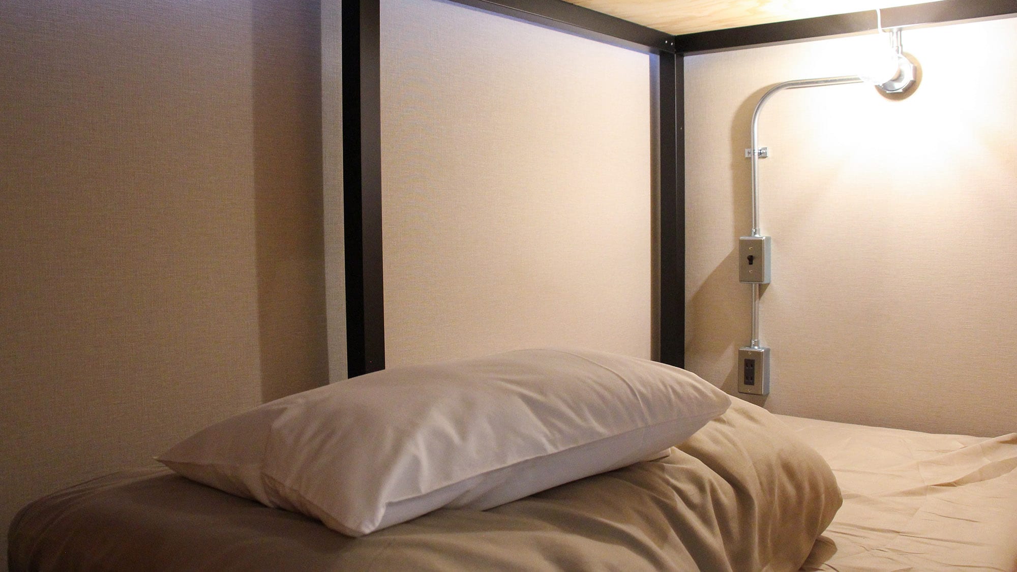 ・ [Dormitory] 3 bunk beds ・ 1 space in a 6-person shared room