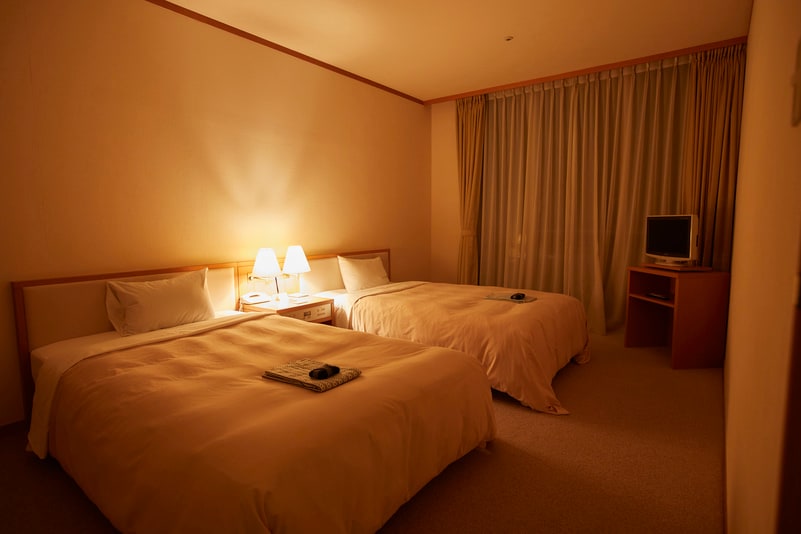 Bedroom (night)
