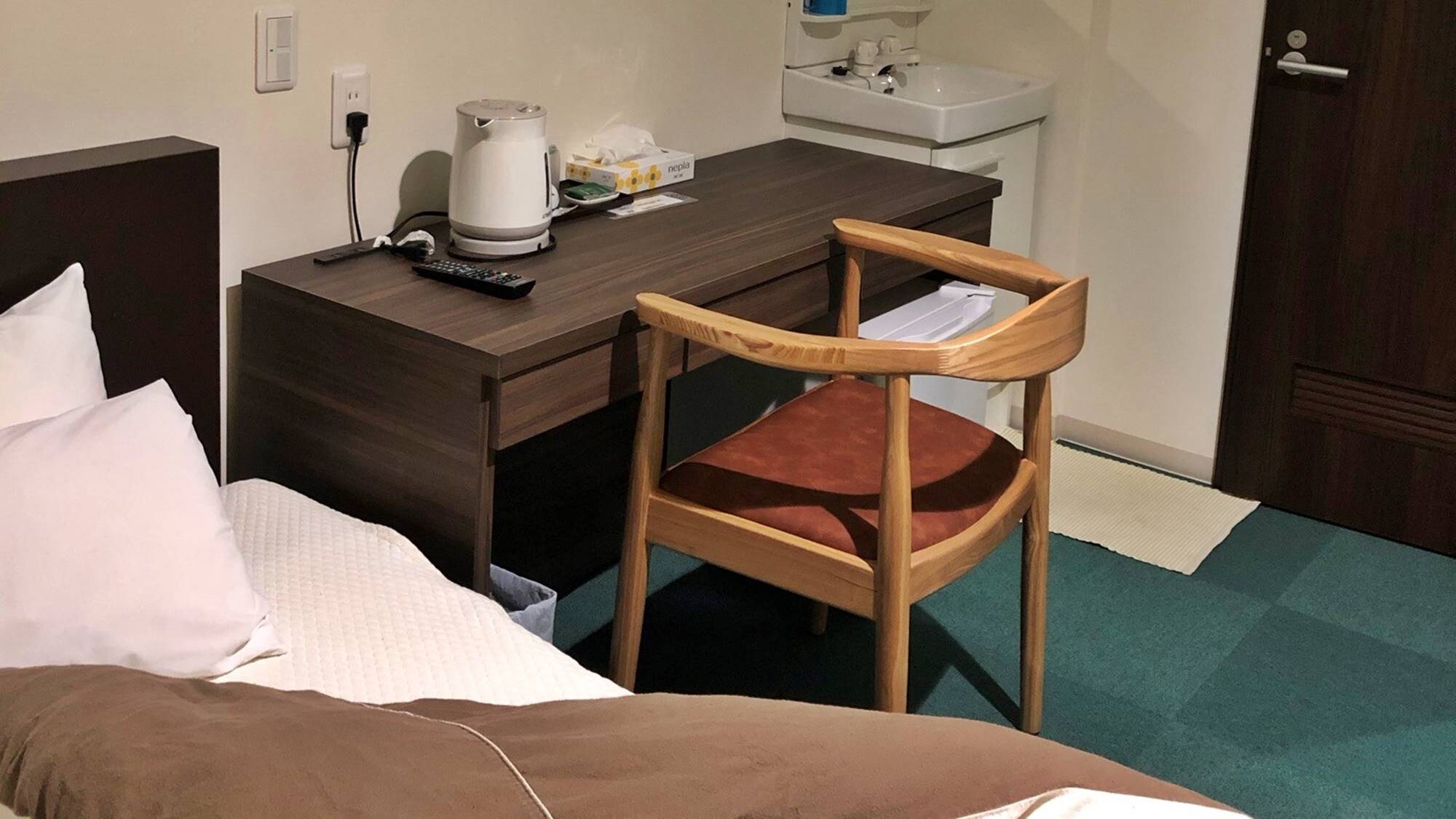 [Semi-double room] Perfect for business trips or solo travel.