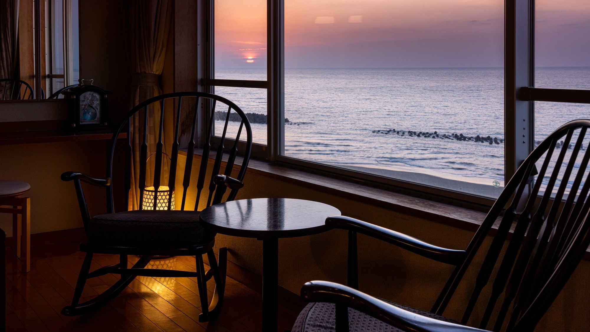 ■ [Ví dụ về phòng có phòng khách] <Tầng trên cùng> Tận hưởng thời gian thư giãn trong phòng có giường (tất cả các phòng đều cấm hút thuốc)