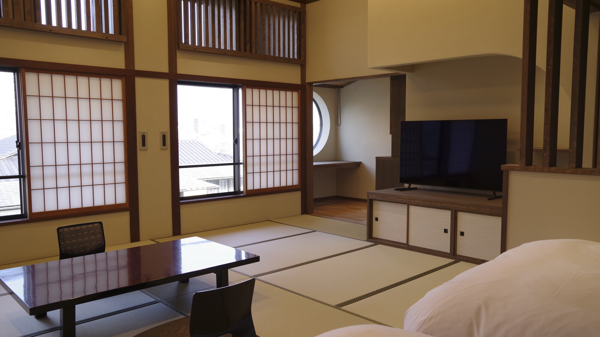 <Japanese-Western style room "Zuiun"> Newly constructed in spring 2023. Please relax in a Japanese-style room and bed.