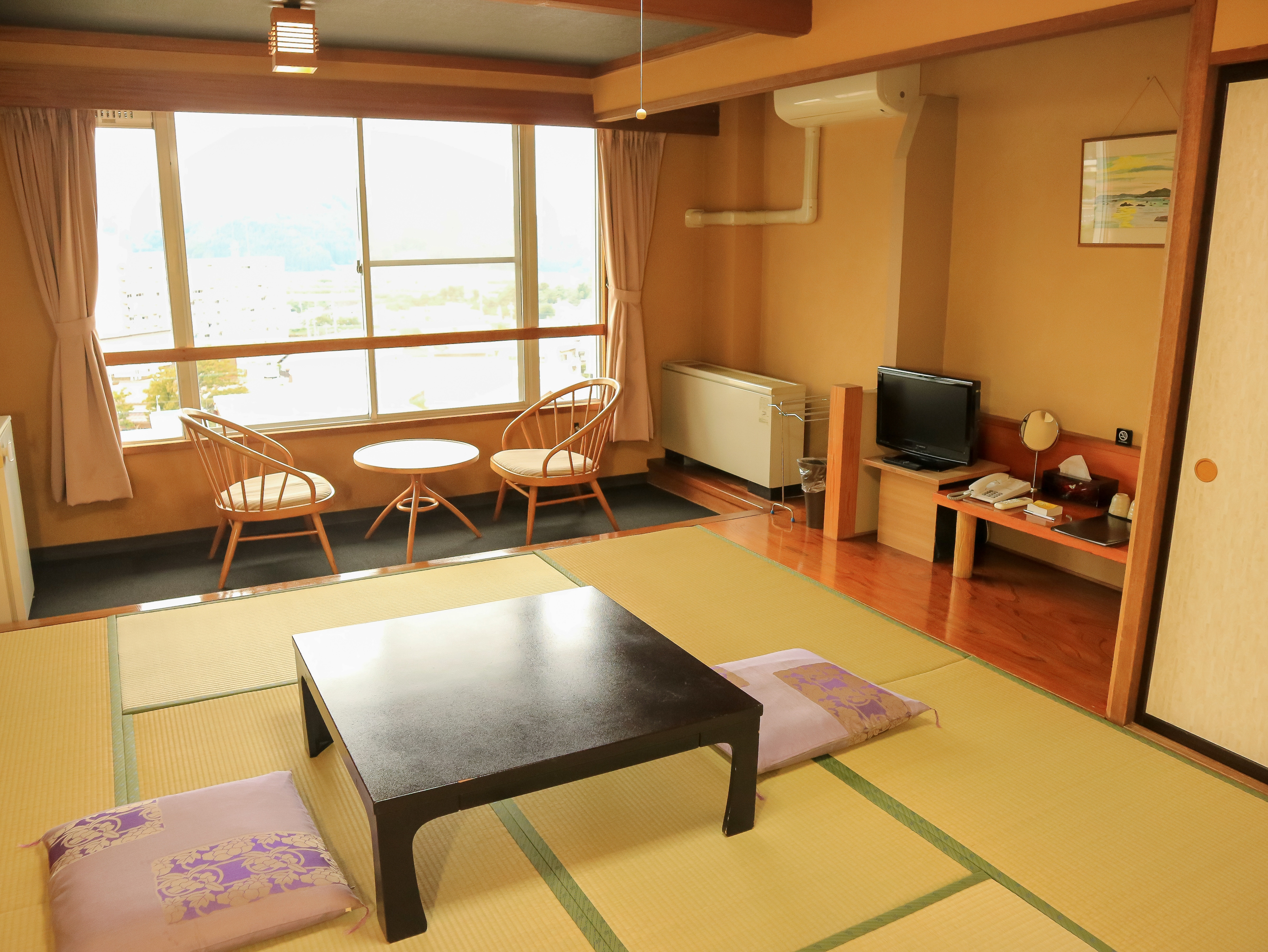 Japanese-style room