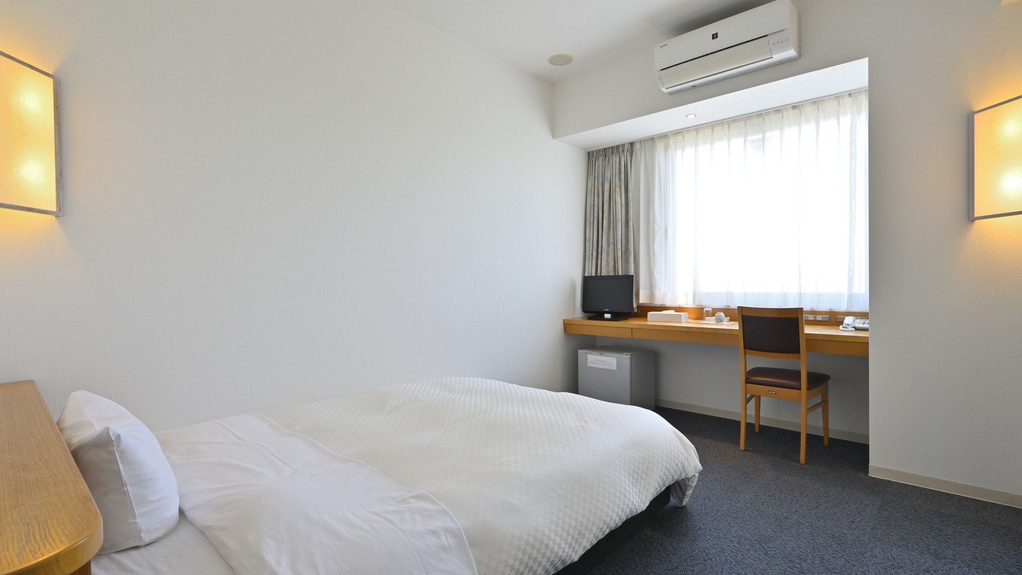 ■ [Deluxe Single] (18_2m2) Bed width 140cm