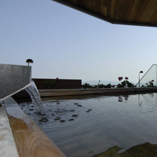 Open-air bath