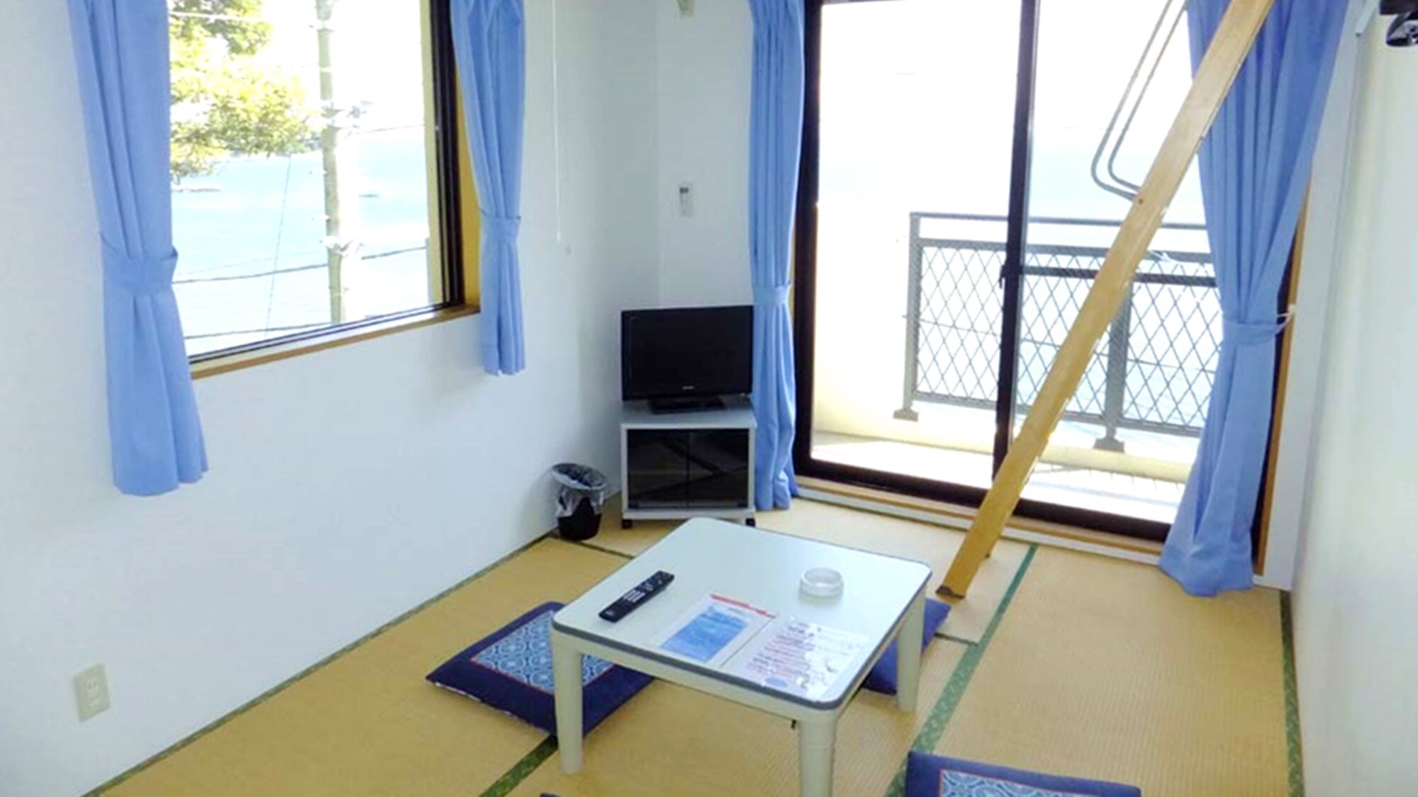 *Example of a Japanese-style room with a loft (8 tatami mats) / A guest room with a loft that is especially popular with children. Located on the 4th floor with a great view ♪