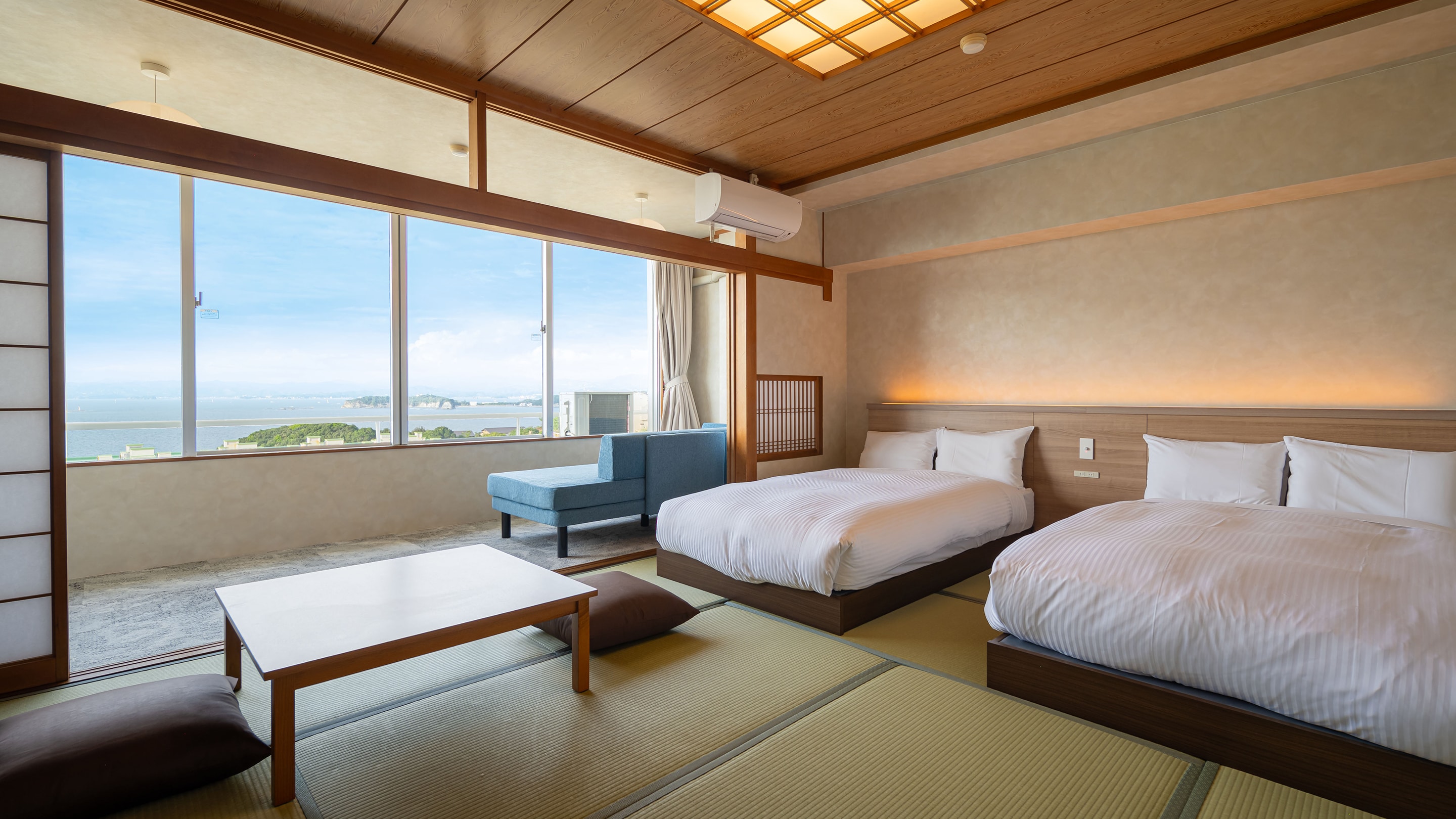 Standard Japanese-style twin bed *Example of a guest room