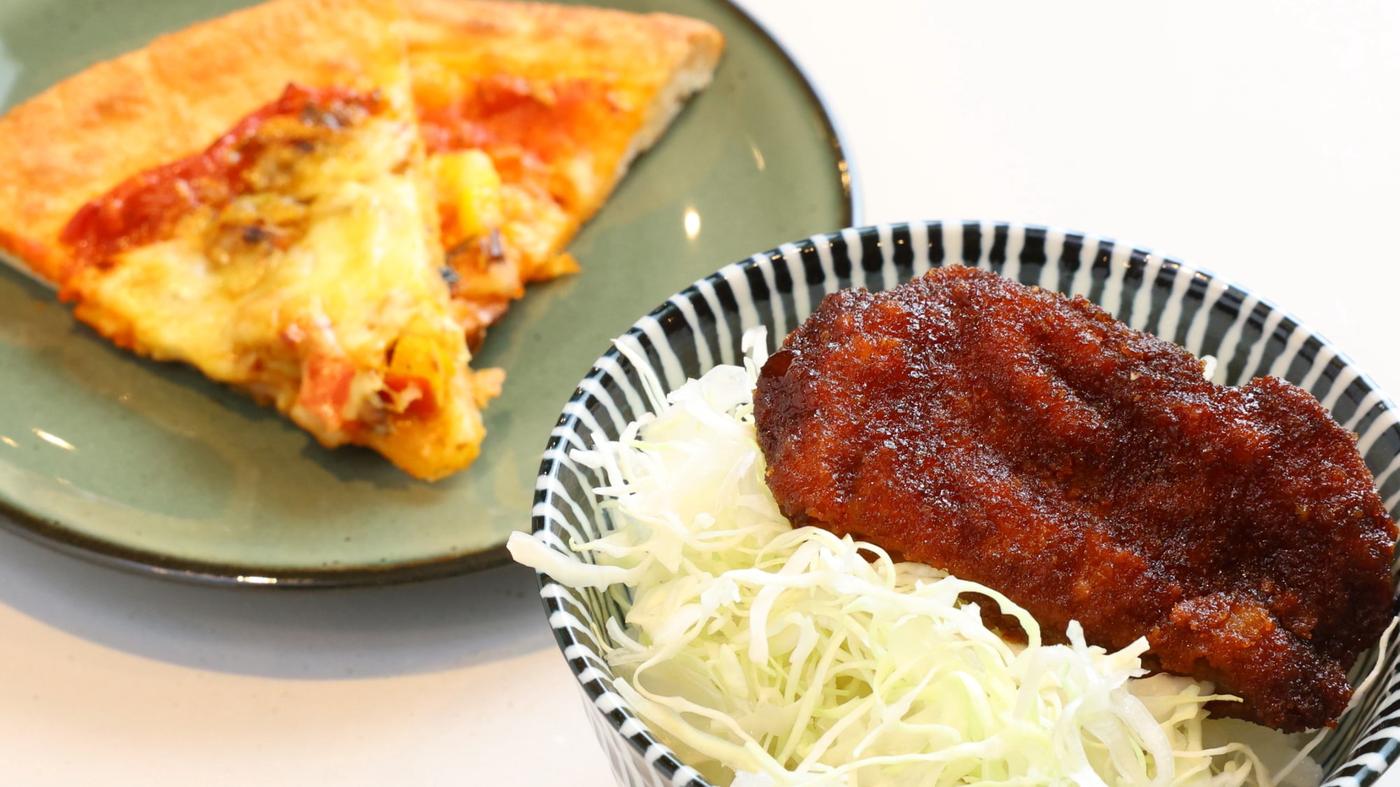 ■ [Local Specialty] Maccarello Pizza and Sauce Pork Cutlet Bowl