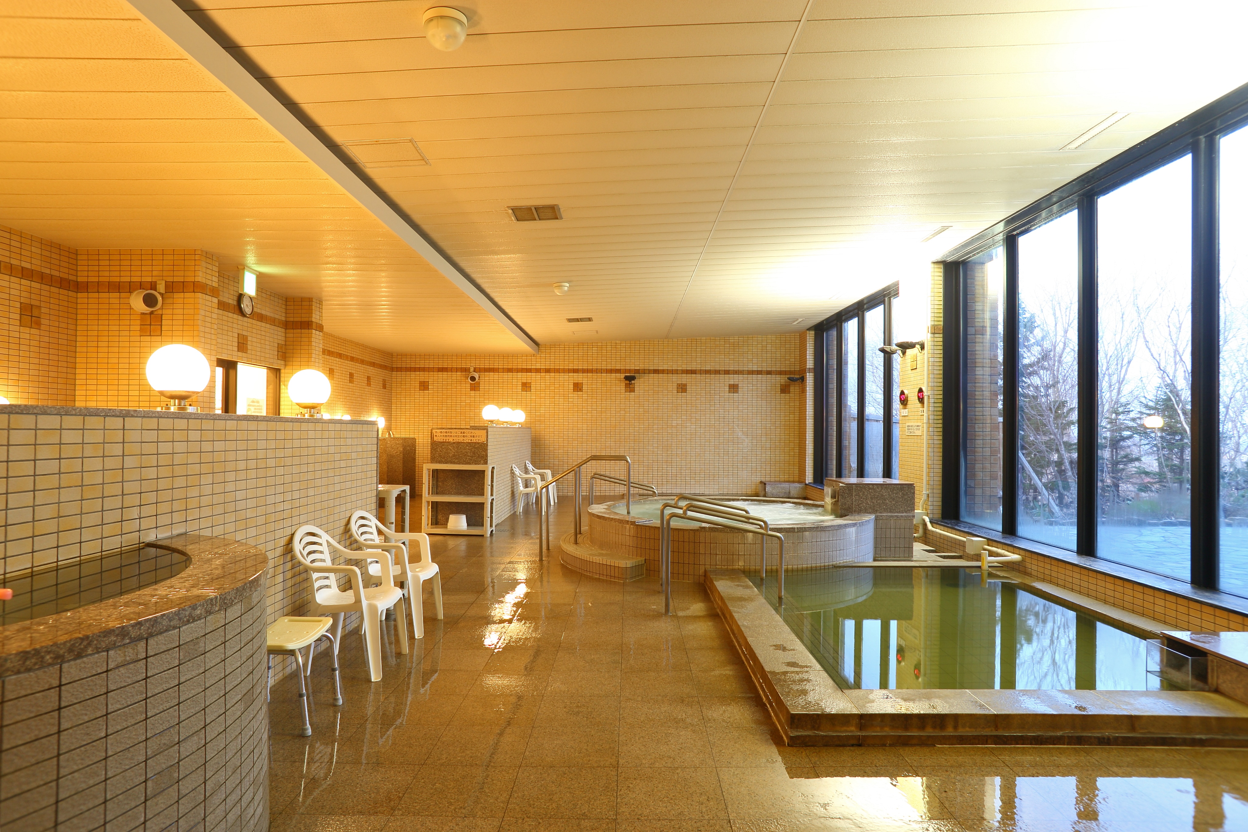 Women's large bath