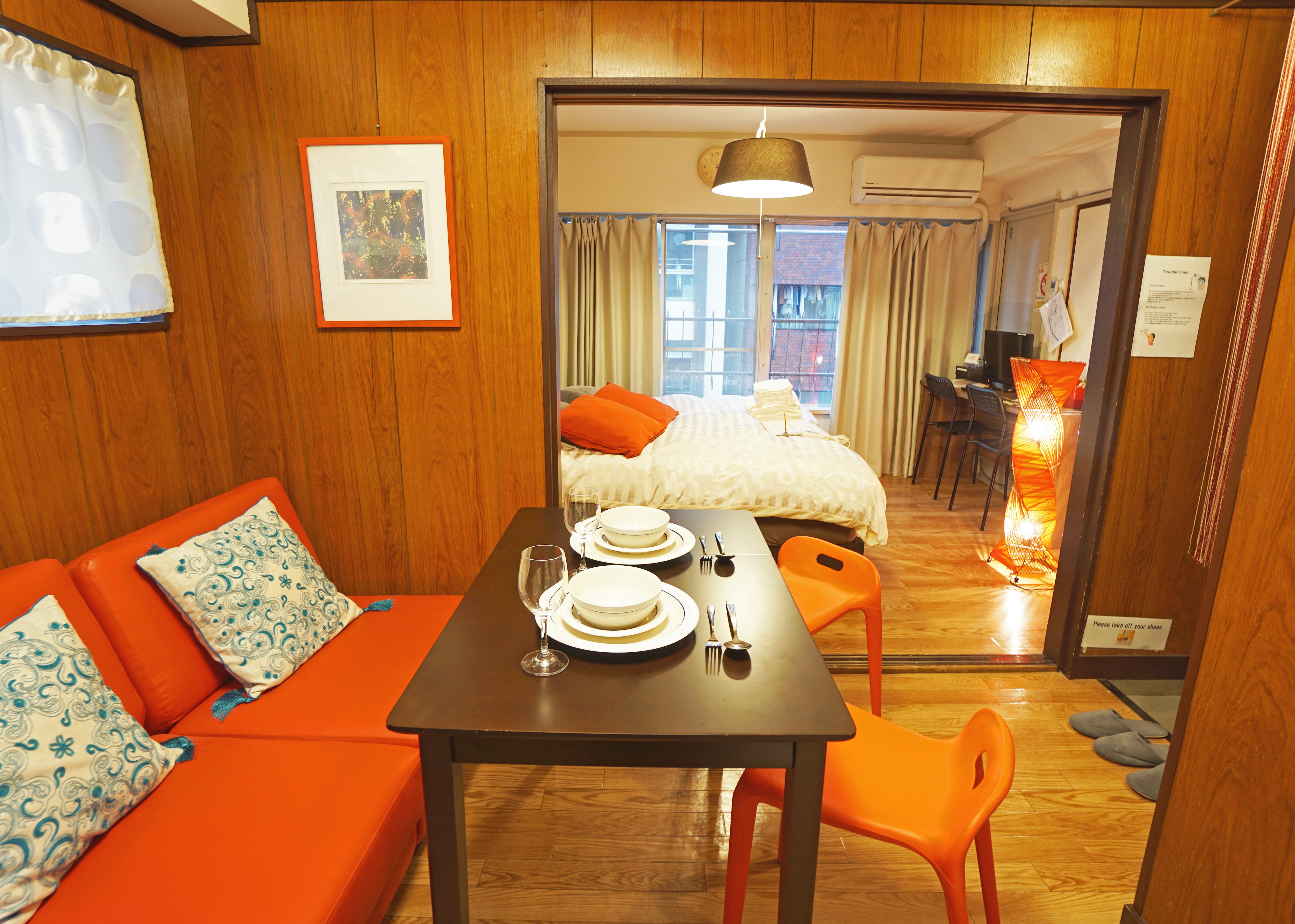 The room is a spacious 25 m2.