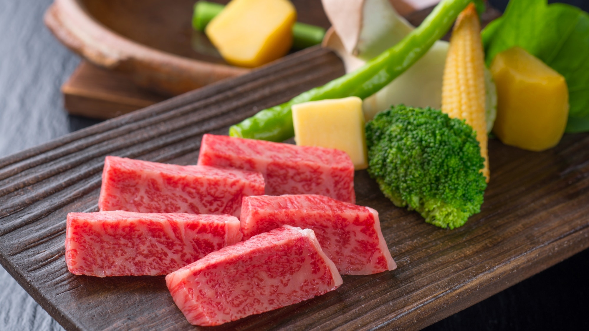 ◆ Hida Beef Zanmai ◆ [Special, grilled on a ceramic plate]