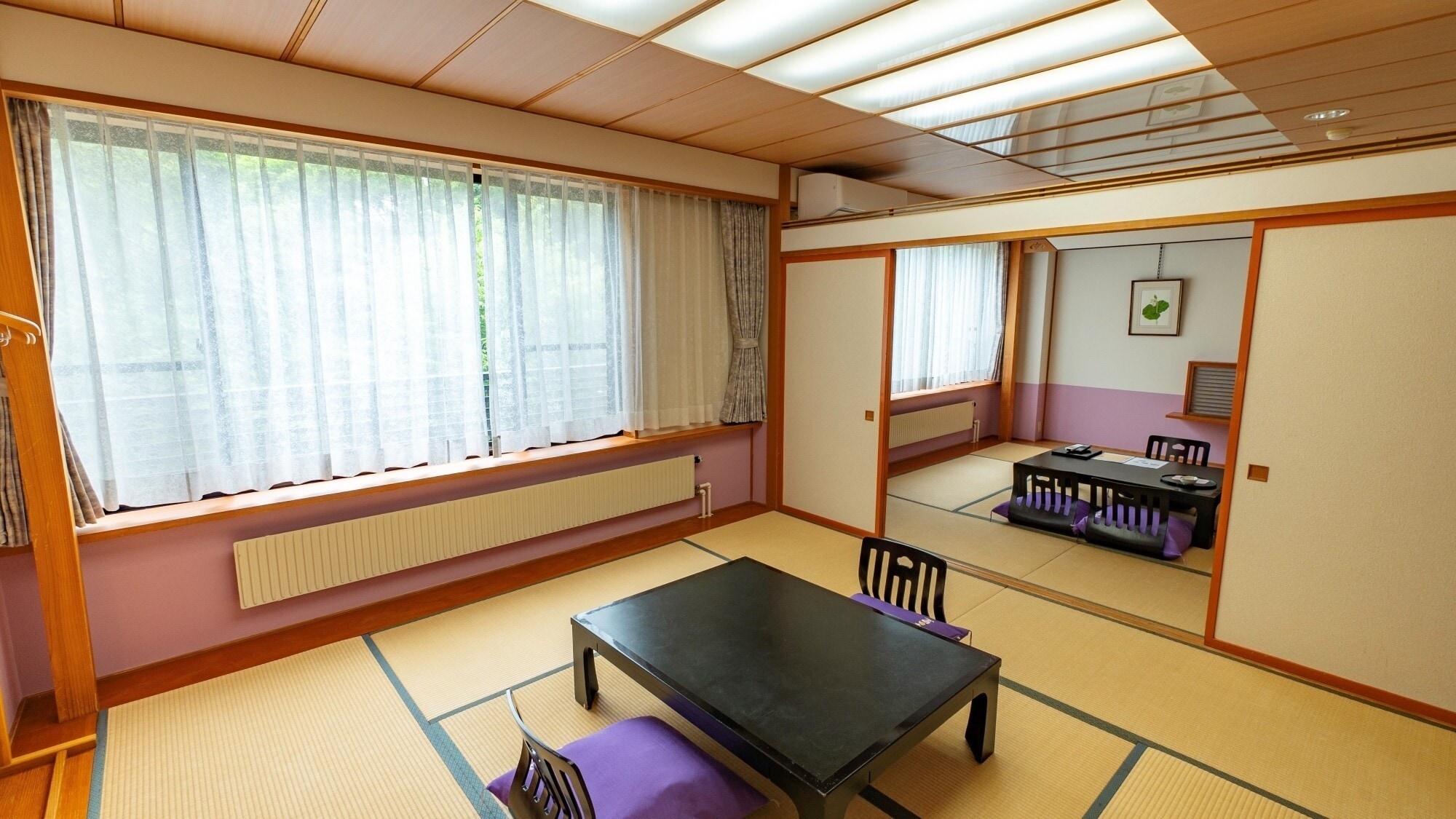 [Japanese-style room 8 tatami mats x 2 rooms] Can accommodate up to 7 people. Recommended for families and groups!