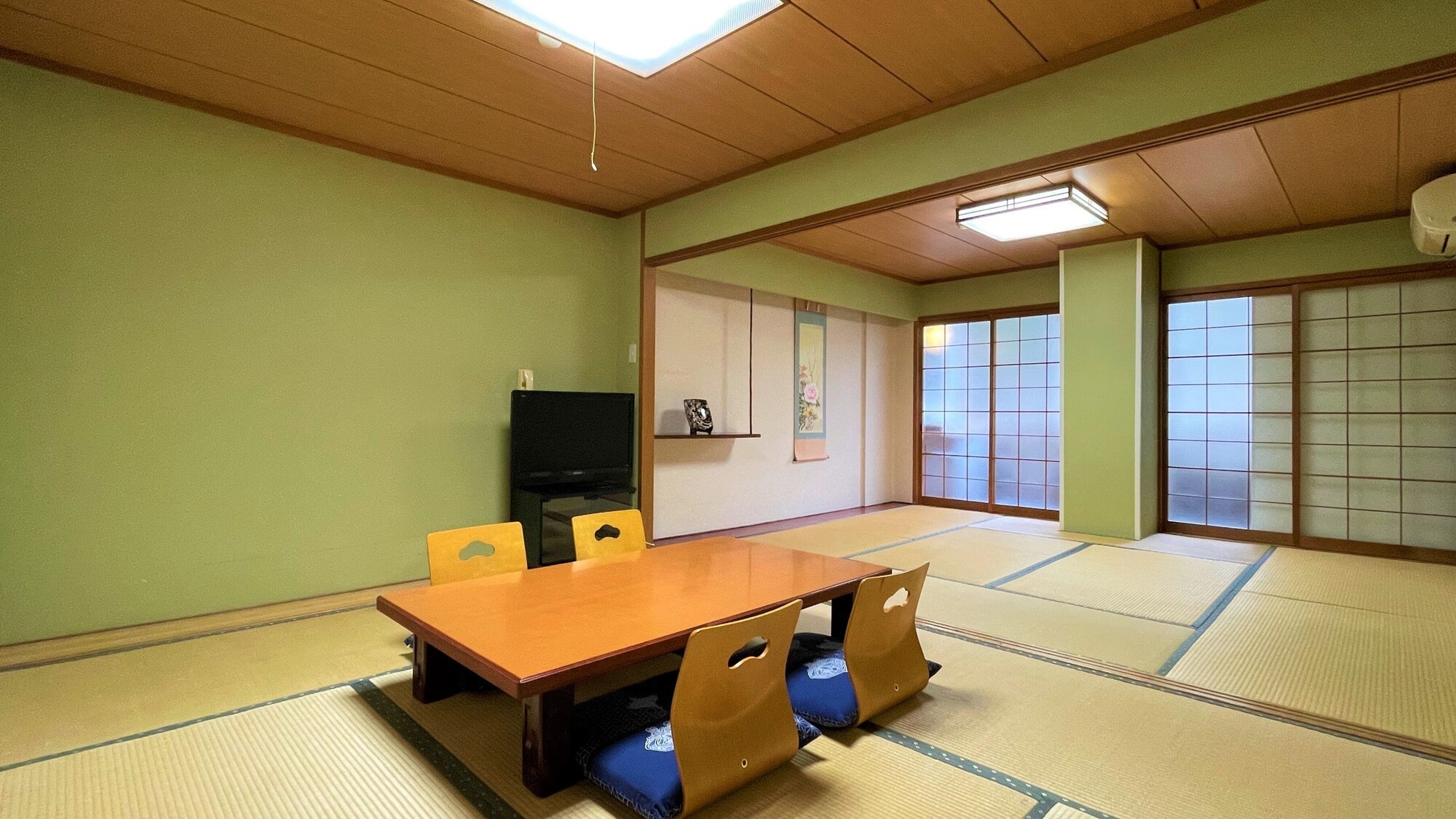 ■ Japanese-style room 14 tatami mats