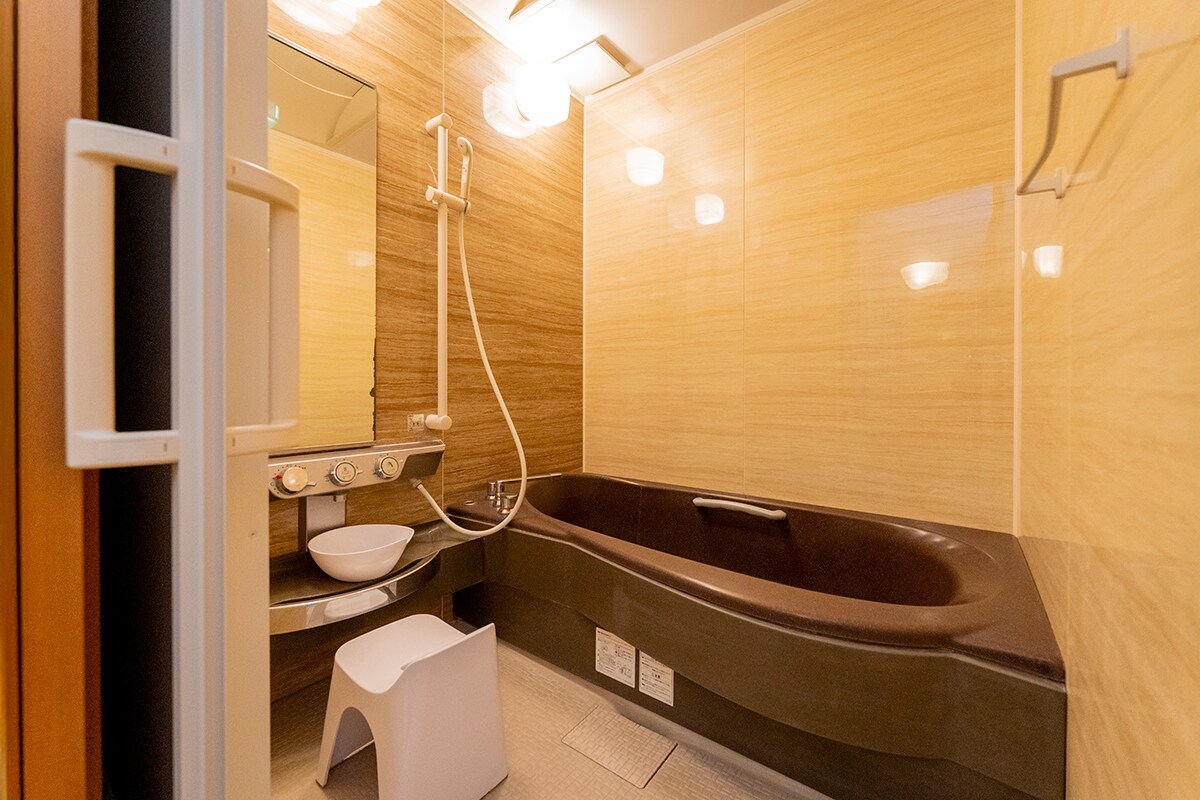 10-tatami Japanese-style room (with bathroom)