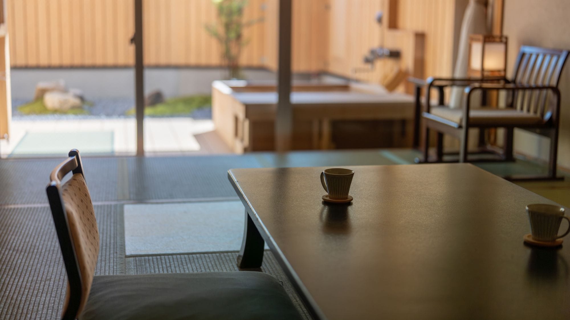 [Japanese-style room, 10 tatami mats] Guest room with hot spring bath and open-air bath / Bathtub made of cypress wood from Okayama Prefecture