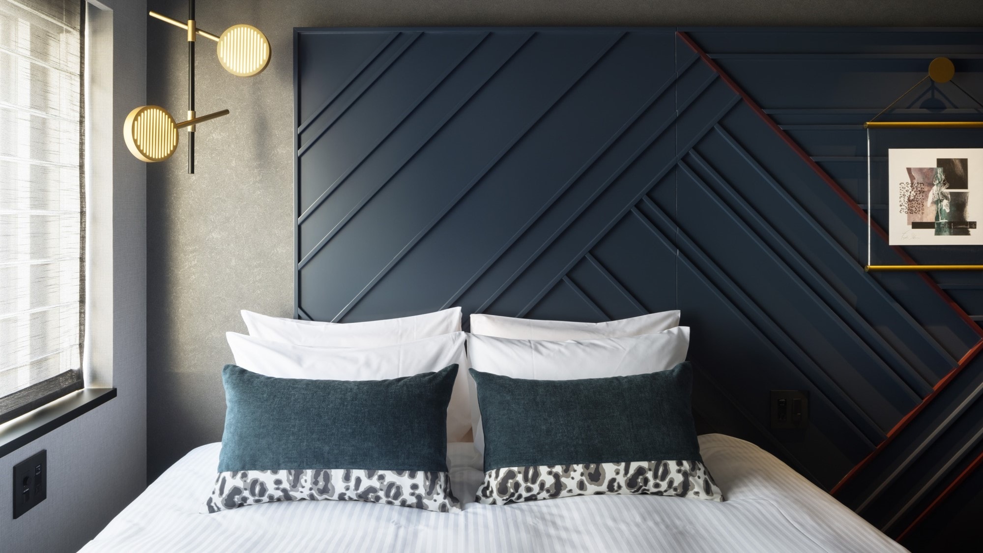 ◆ Standard Queen | All rooms use luxury bed brand "Simmons"