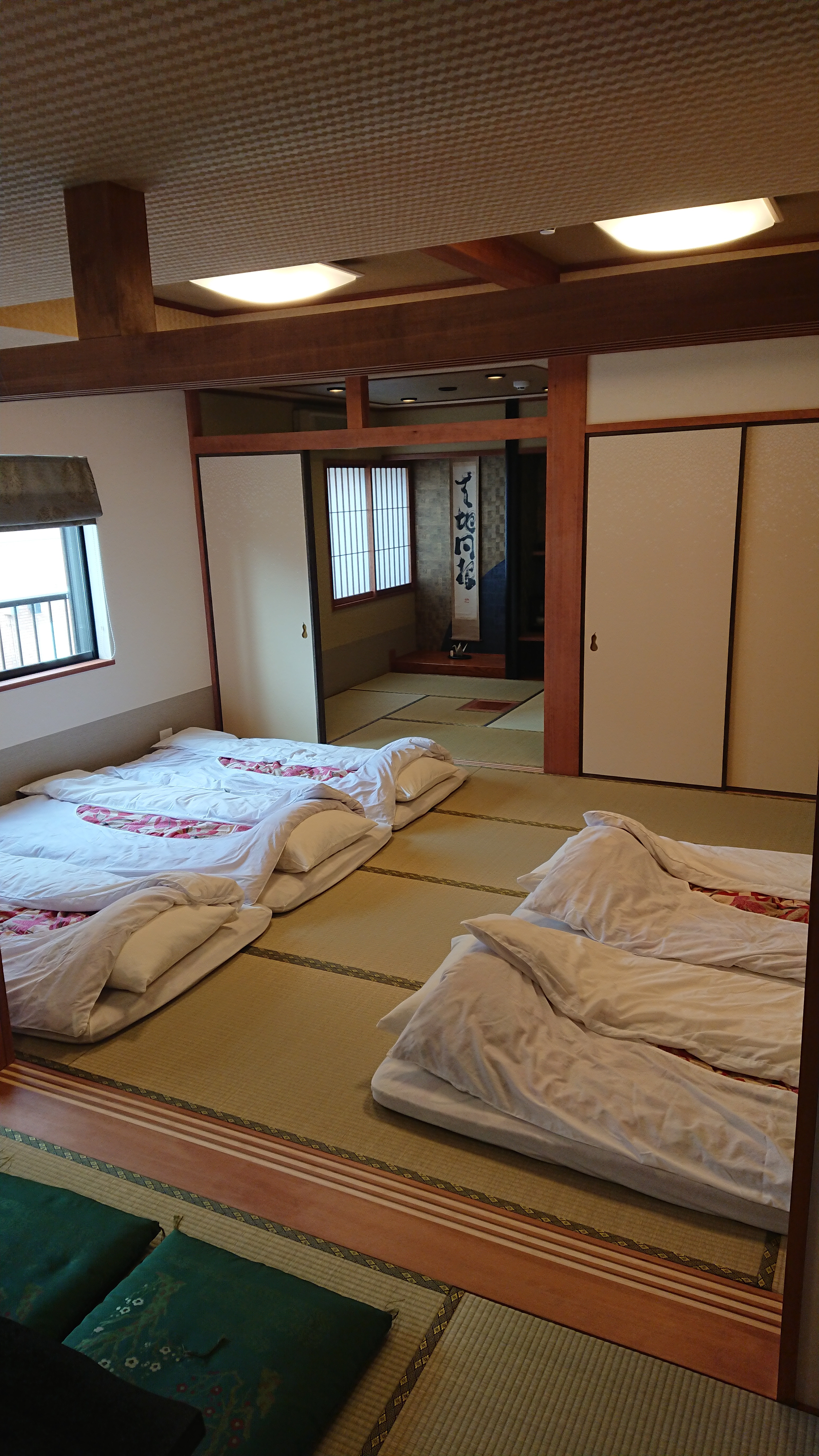 Guest room (image with 5 futons)