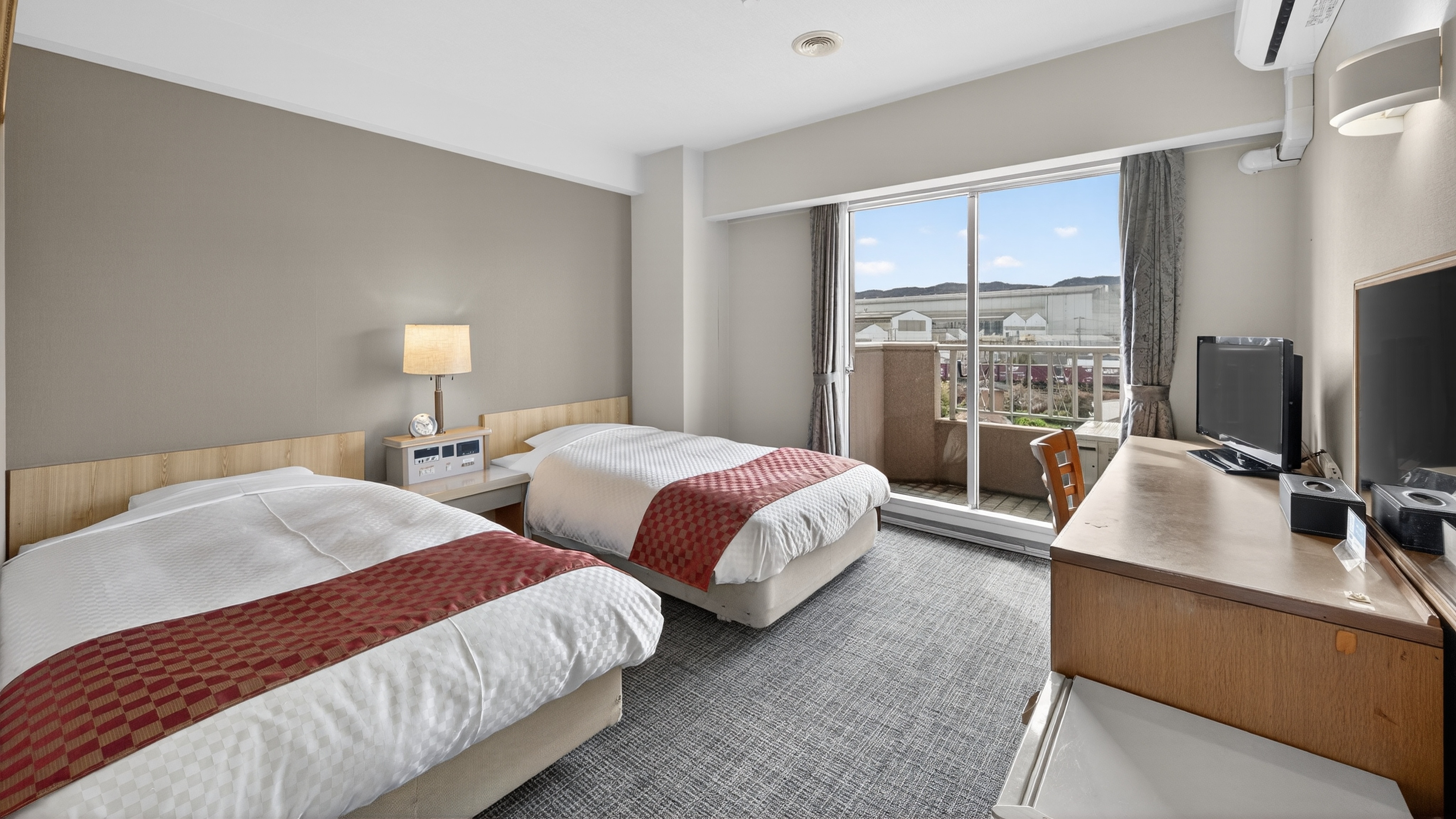 [Non-Smoking] Standard Twin Room | Suitable for Couples