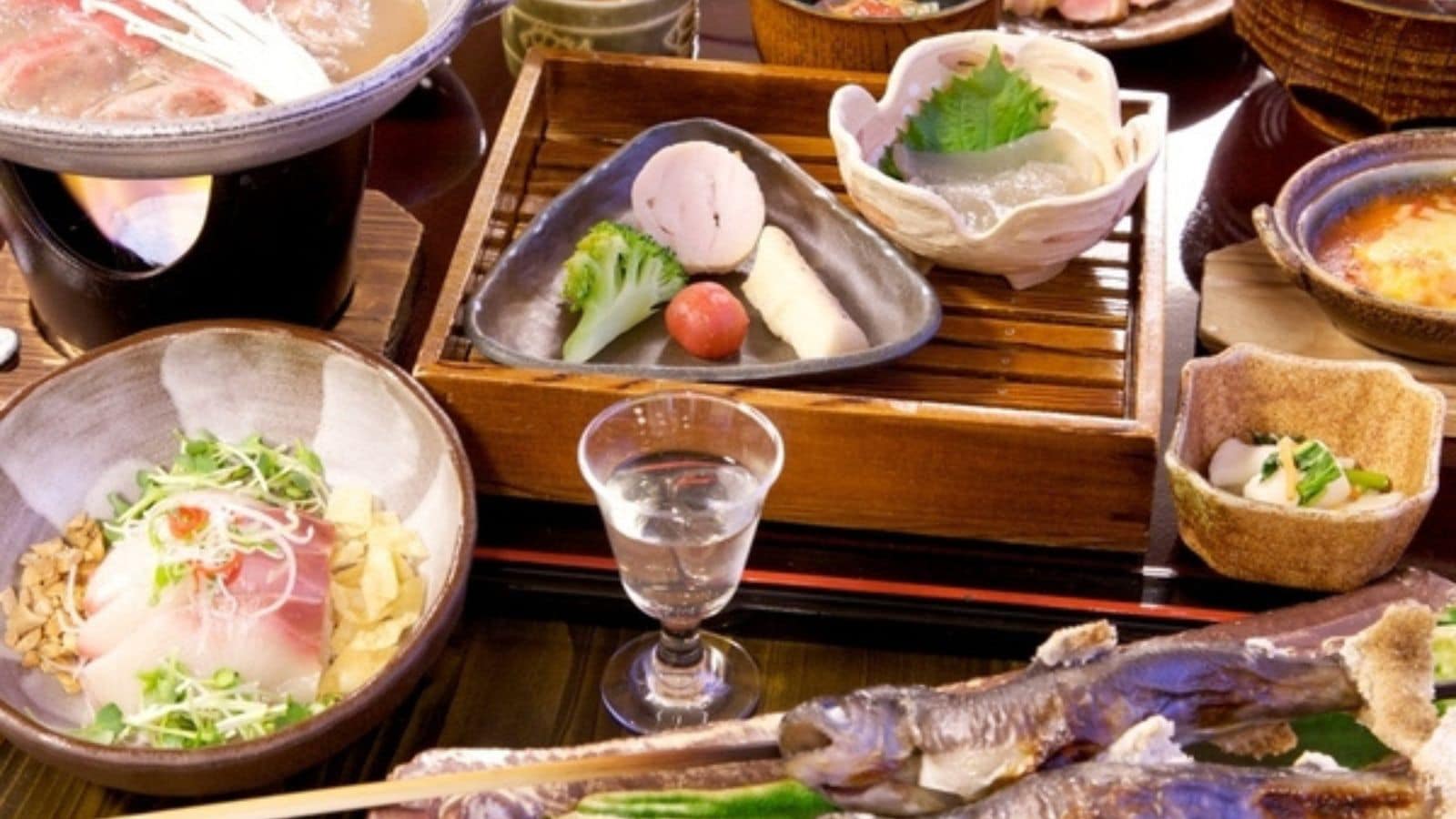 [Dinner menu example] In the basic plan, dinner is served in your room♪ Highly rated "best of Japanese, Western and Chinese"