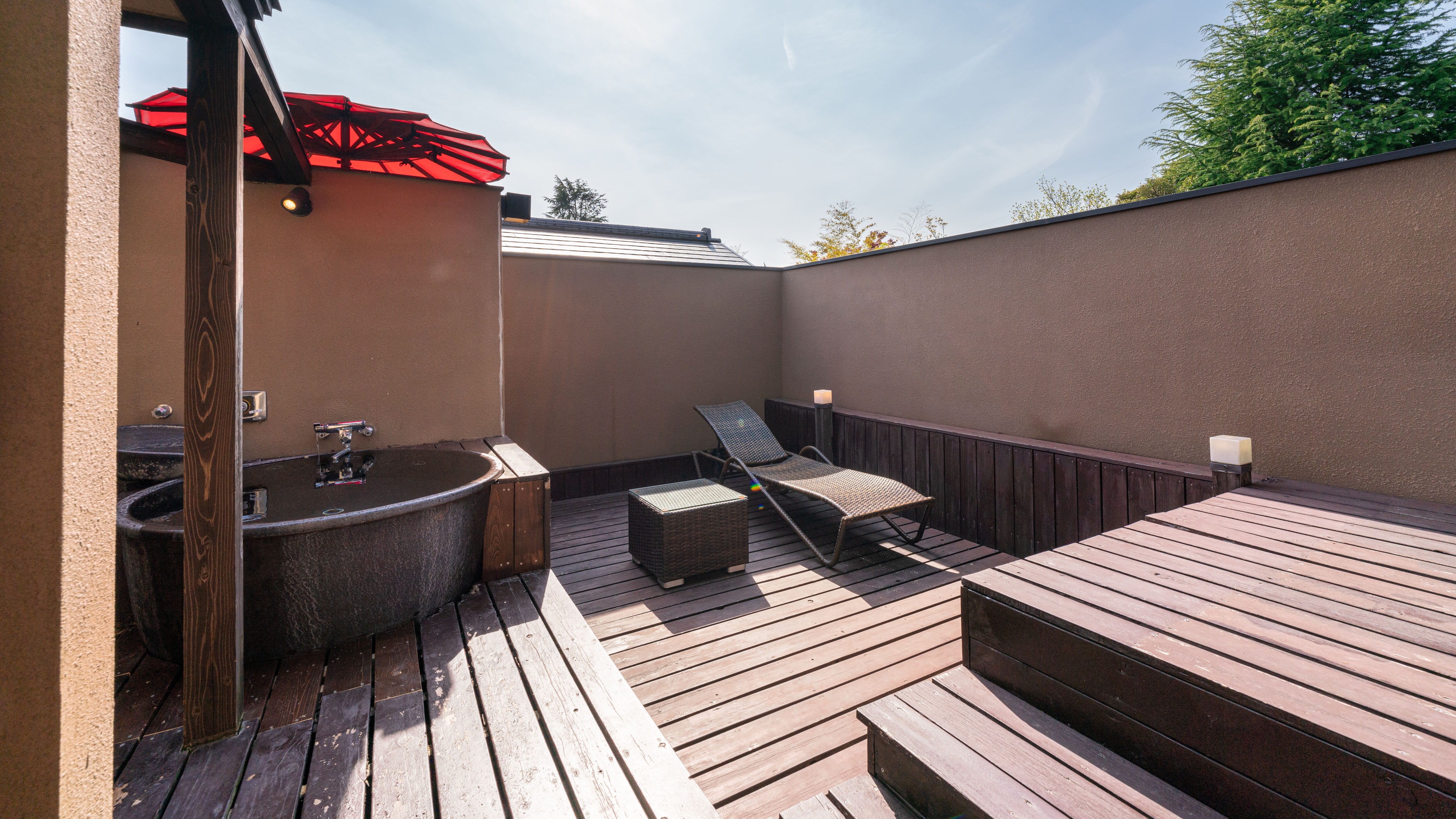 Guest room with open-air bath Yaksha God