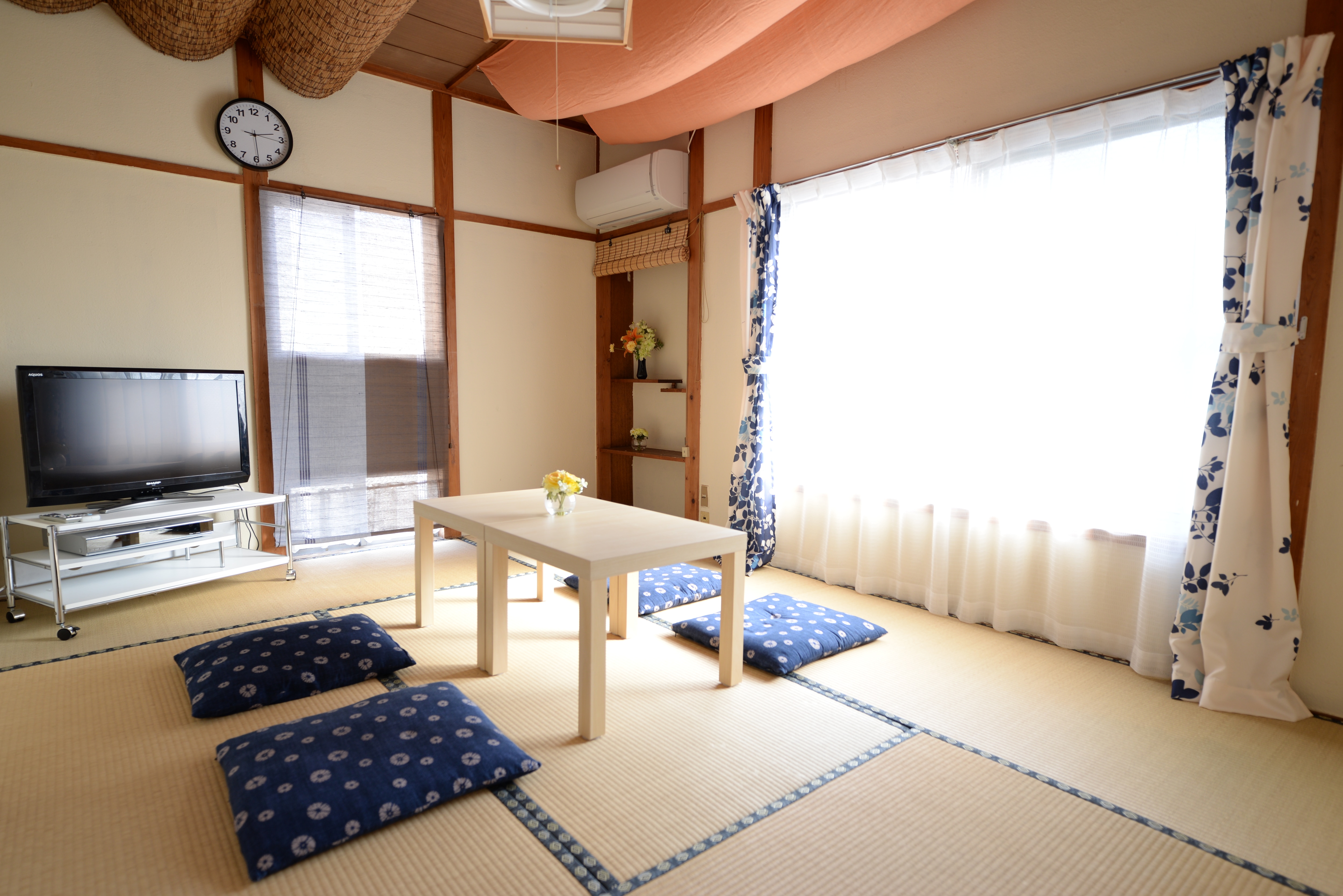 2nd floor 6 tatami mat room 1