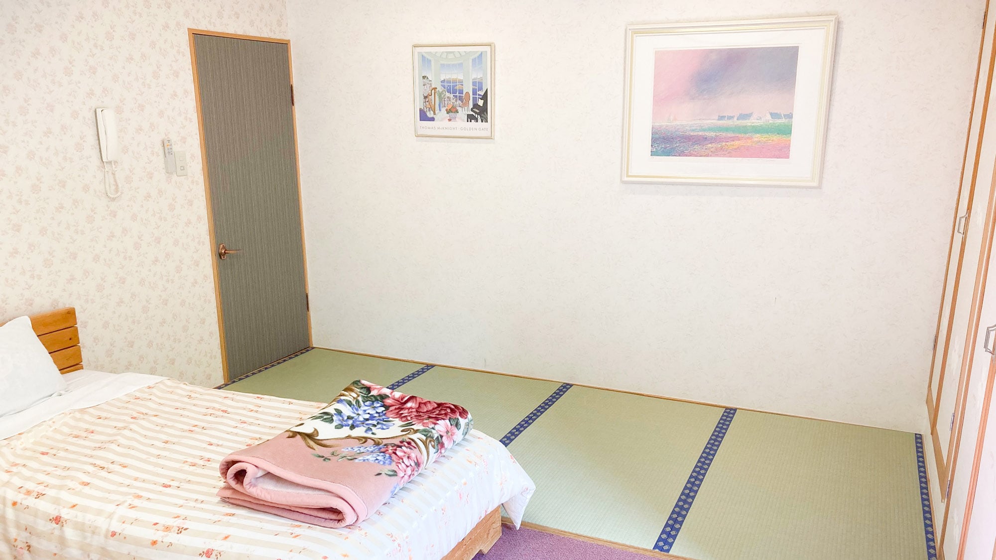 ・[Japanese-Western room] Enjoy time together on the tatami mats