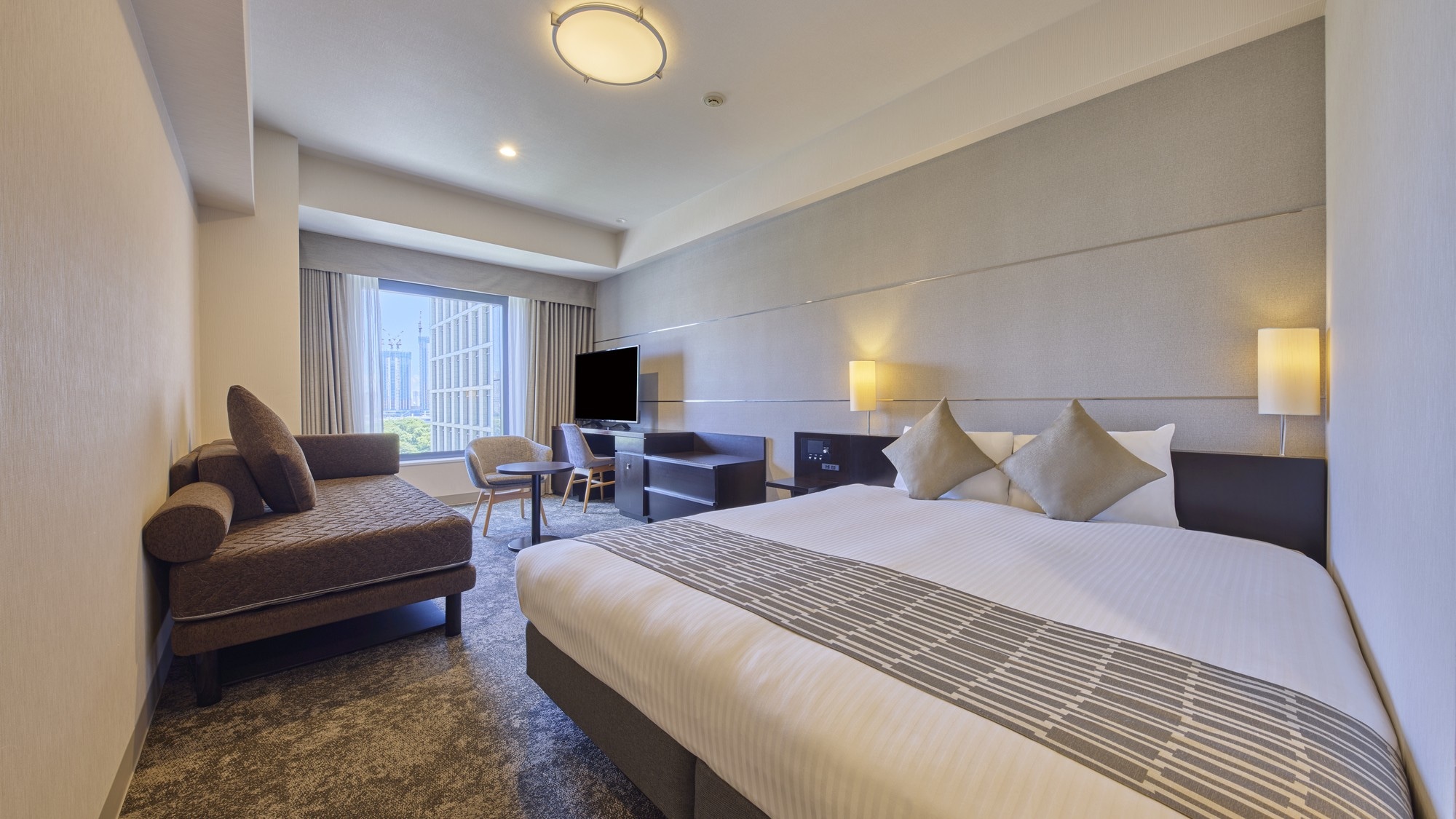 豪華大床房/30平方公尺（含沙發床/獨立衛浴）