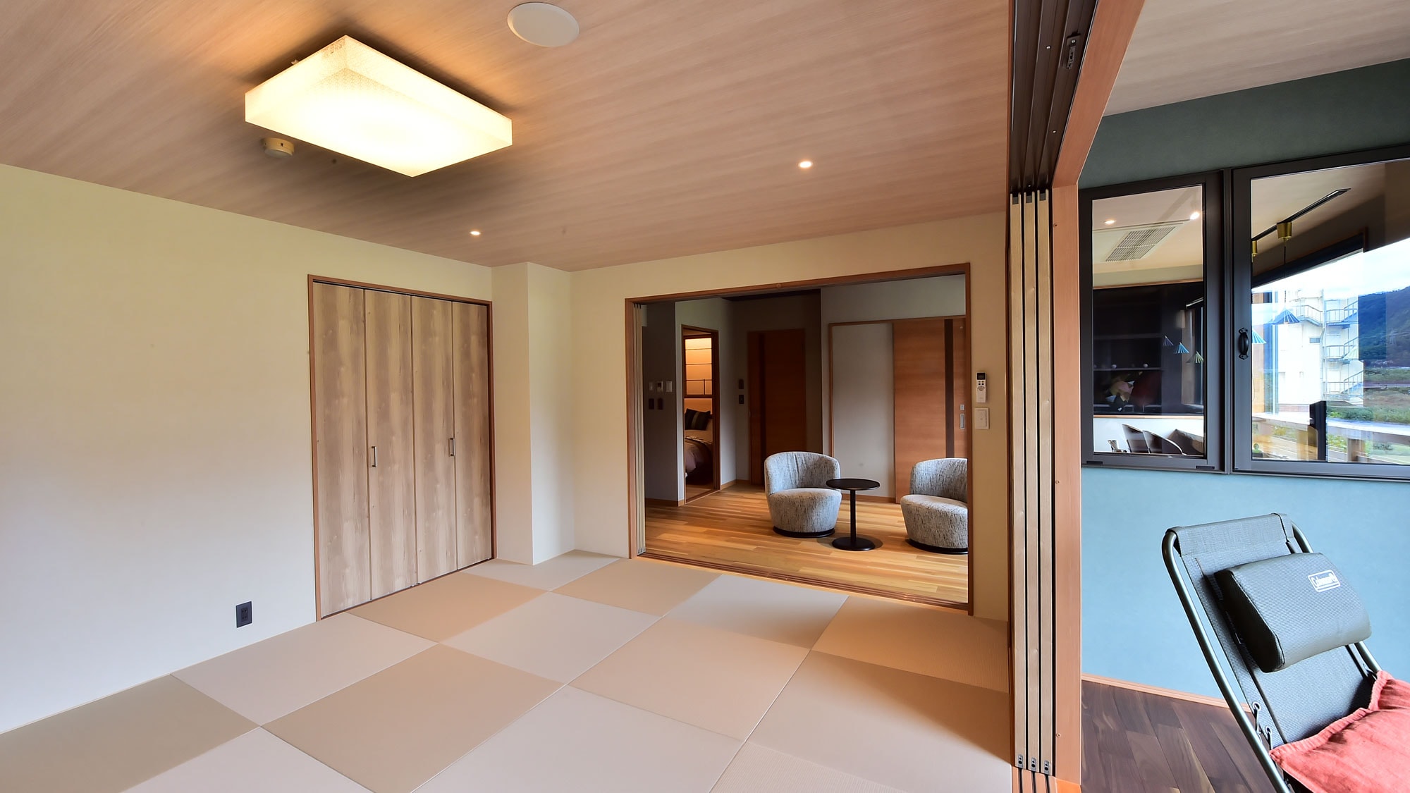 Phòng đặc biệt "Tsukaze Retreat": 2 phòng: phòng kiểu Nhật 10 chiếu và phòng 2 giường đơn.