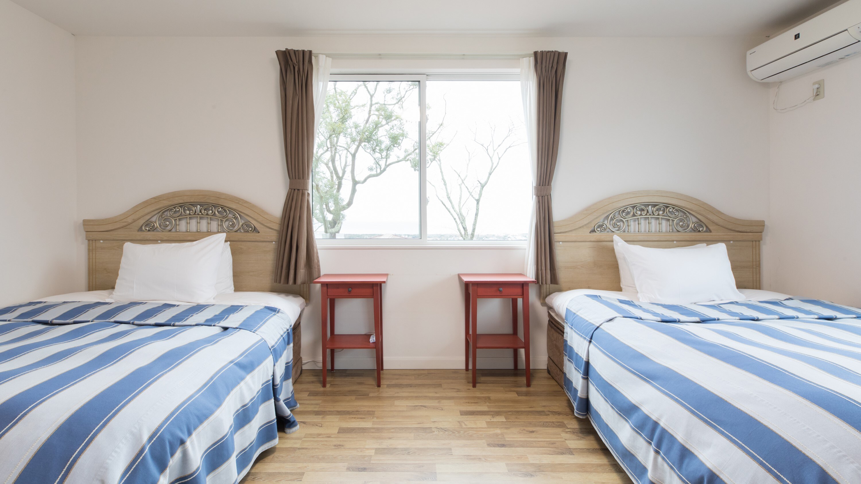 TEA TREES2 Bedroom a