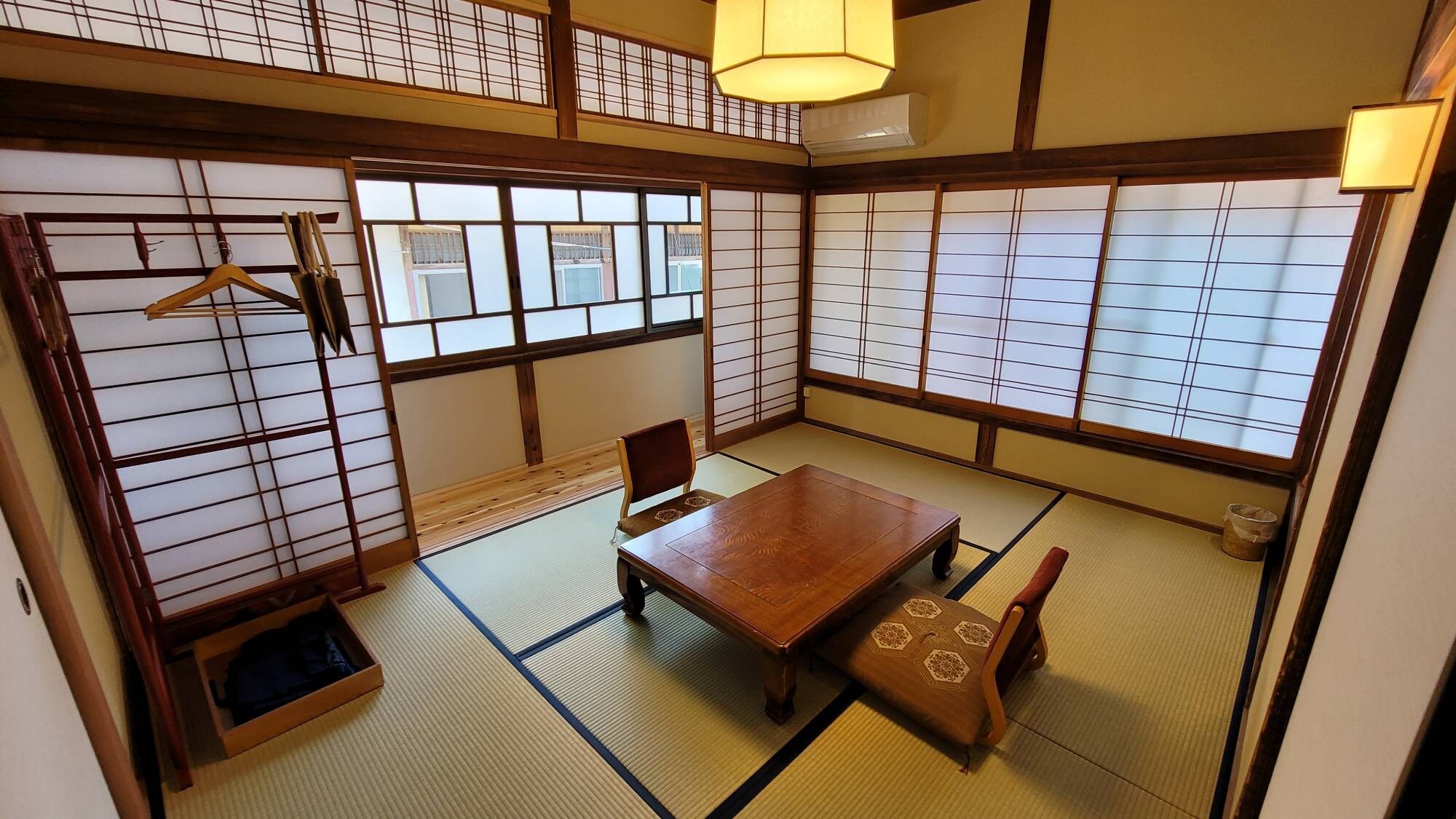 ・ [Japanese-style room 6 tatami mats] Forget the hustle and bustle of everyday life in the newly renovated room and enjoy your stay slowly.
