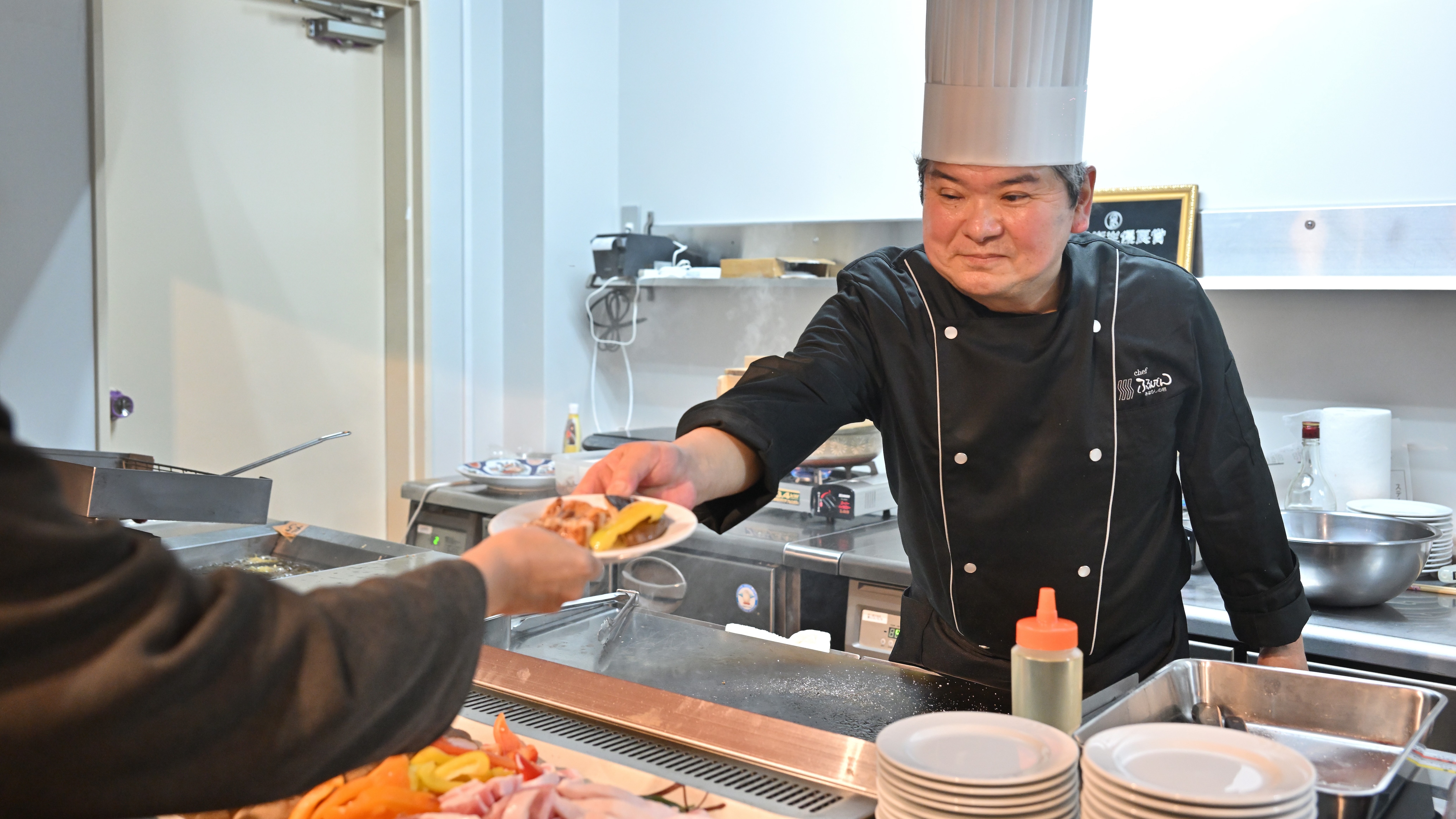 Cooking image in the live kitchen ~ Freshly made food served ~