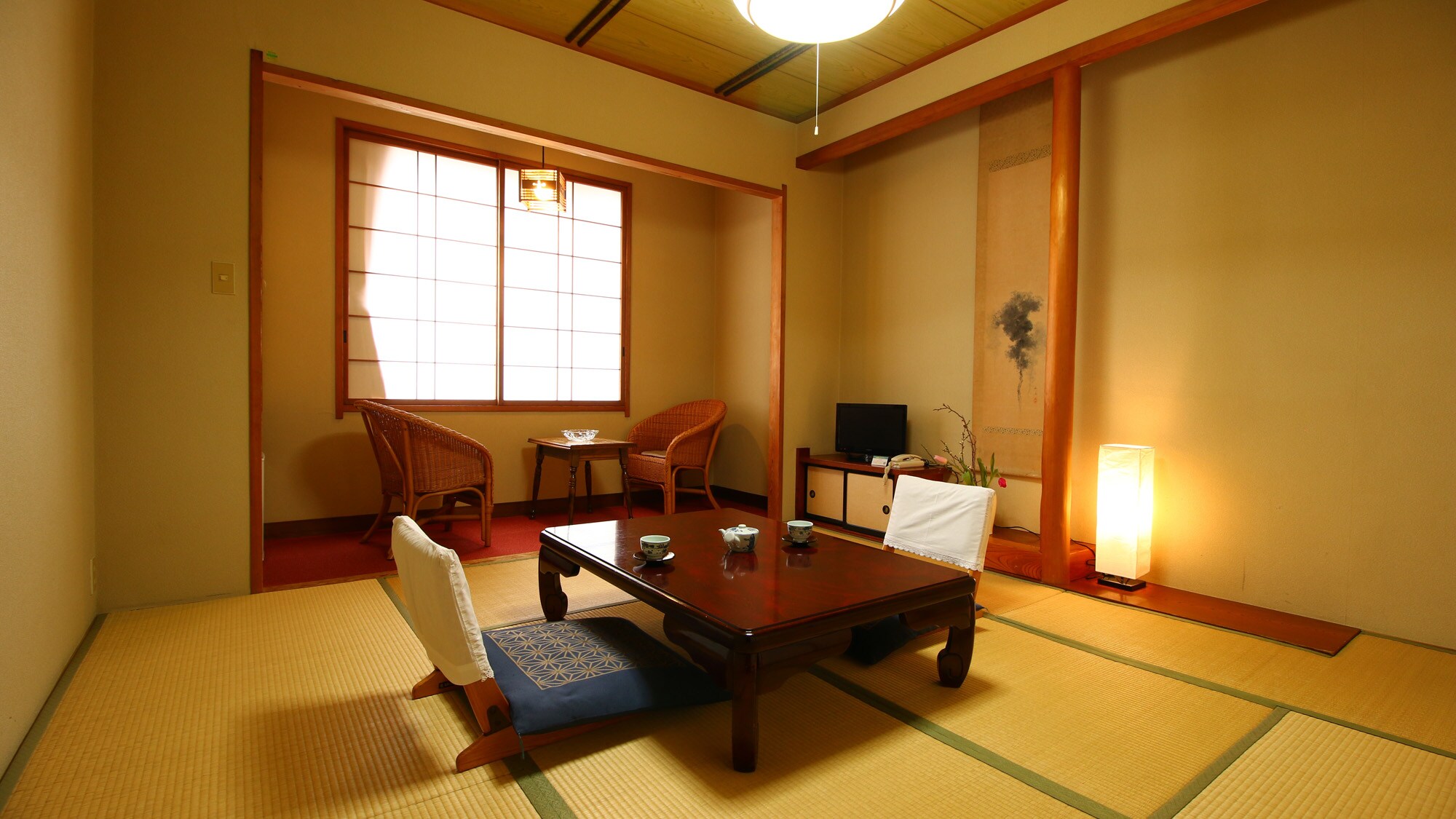 [Example of guest room ◆ 8 tatami Japanese-style room] The room is equipped with a TV, tea set, etc.