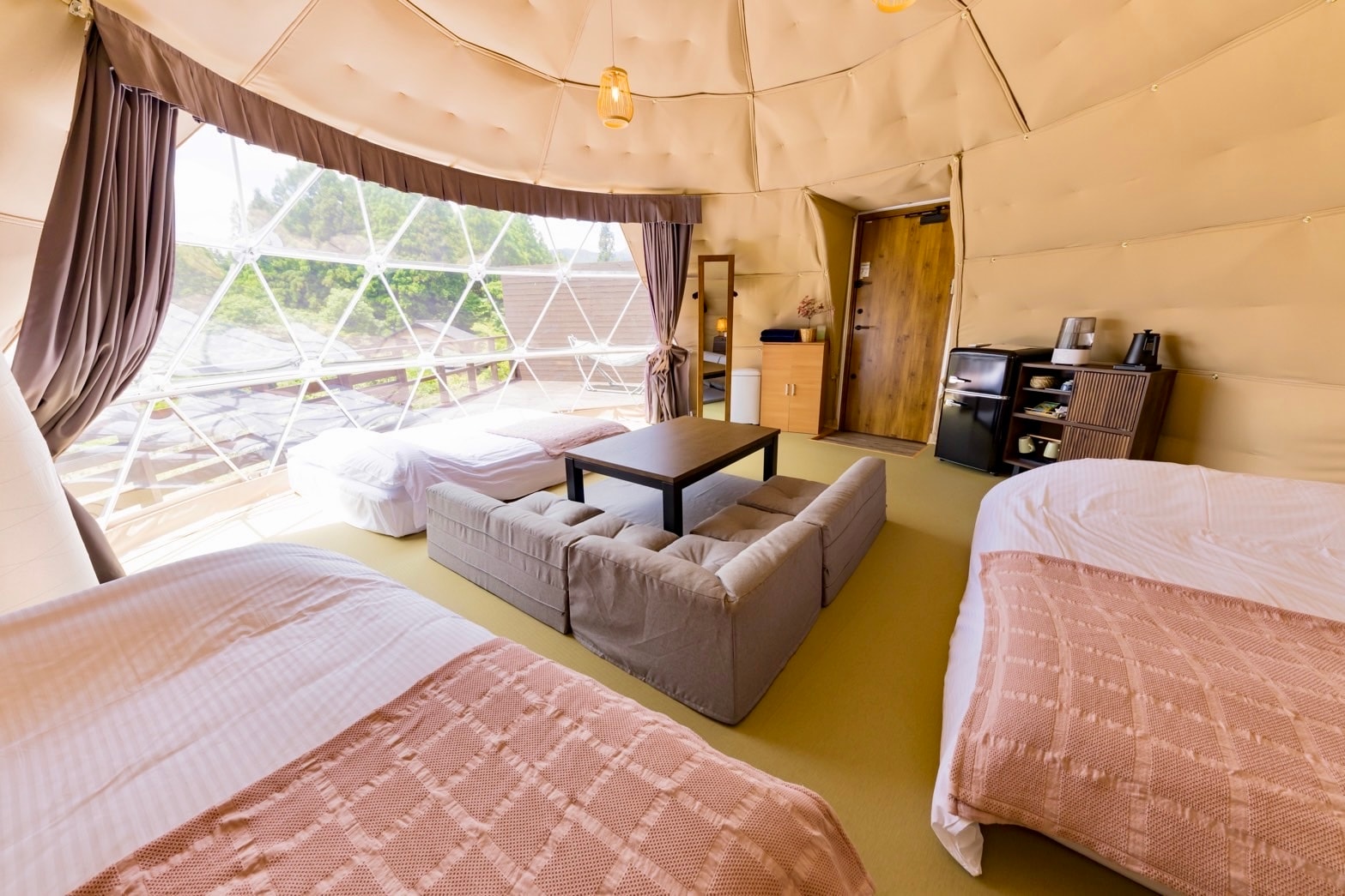 ③Tenda kubah dengan ruang pemandian air panas pribadi, 3 tempat tidur double