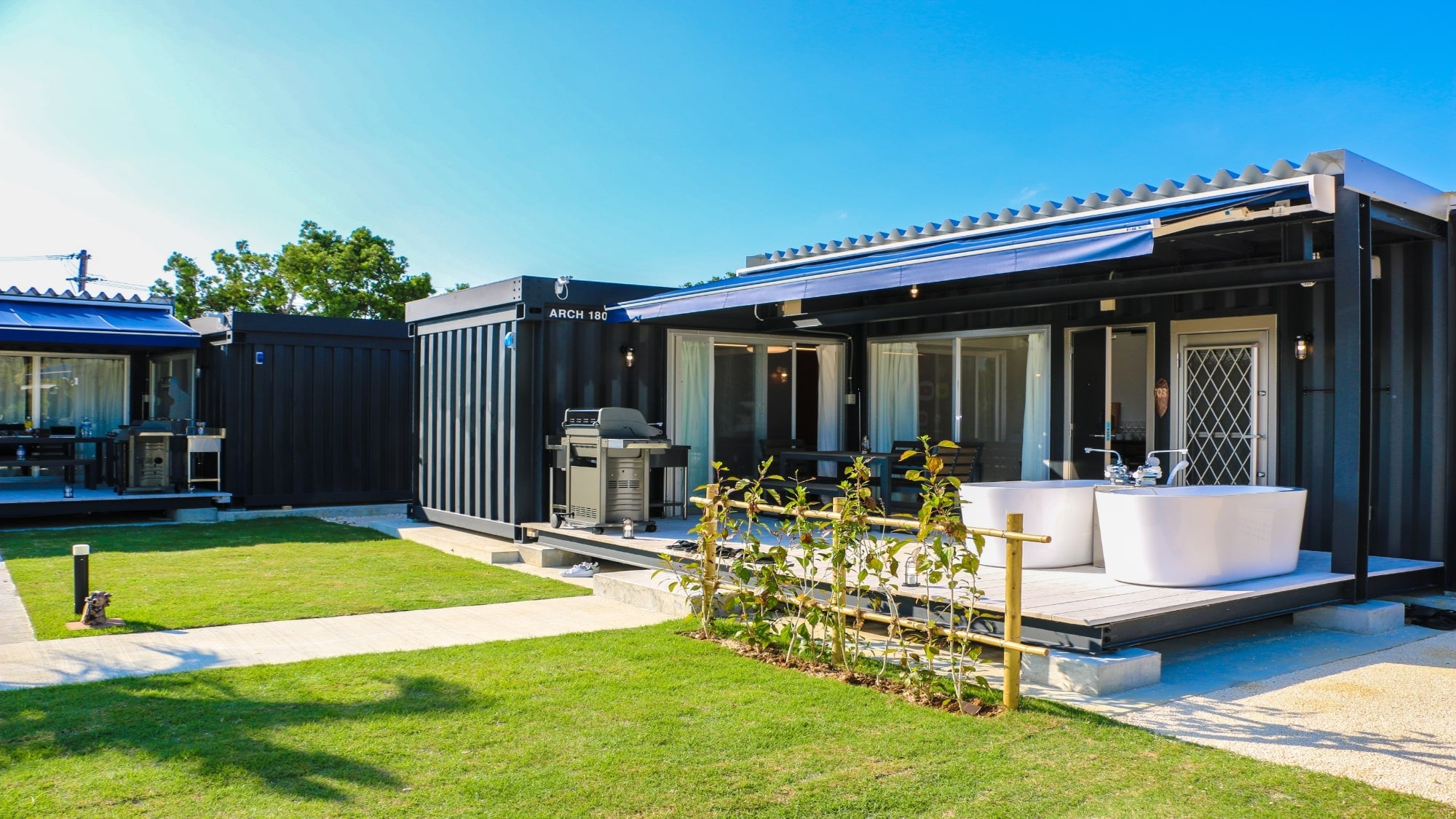 ・獨立的戶外巴士